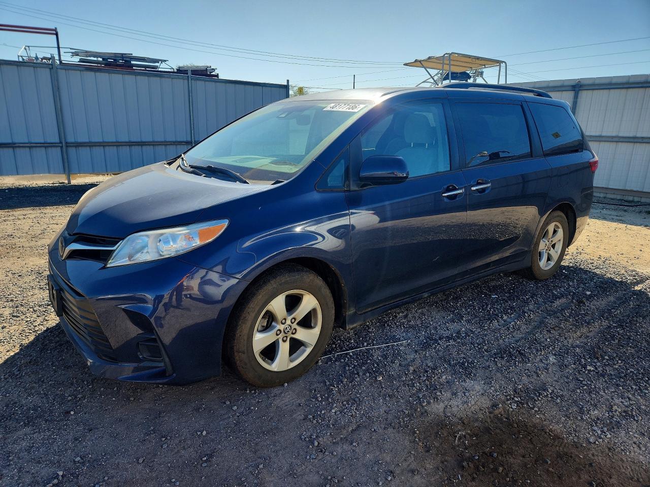 2020 Toyota Sienna VIN 5TDKZ3DCXLS062561 photo 1