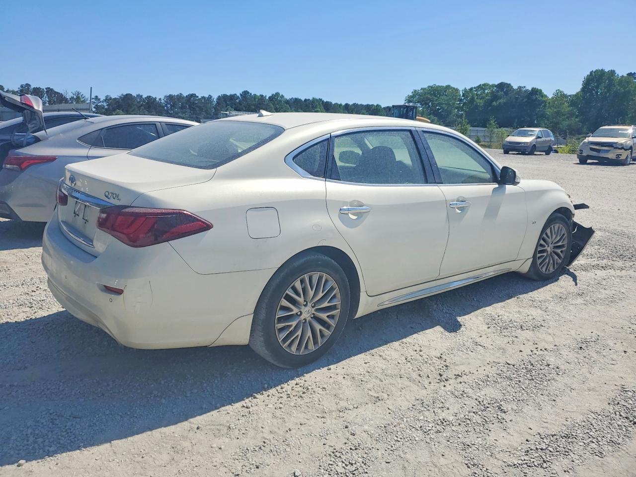 2015 Infiniti Q70 VIN JN1BY1PP0FM600712 photo 3