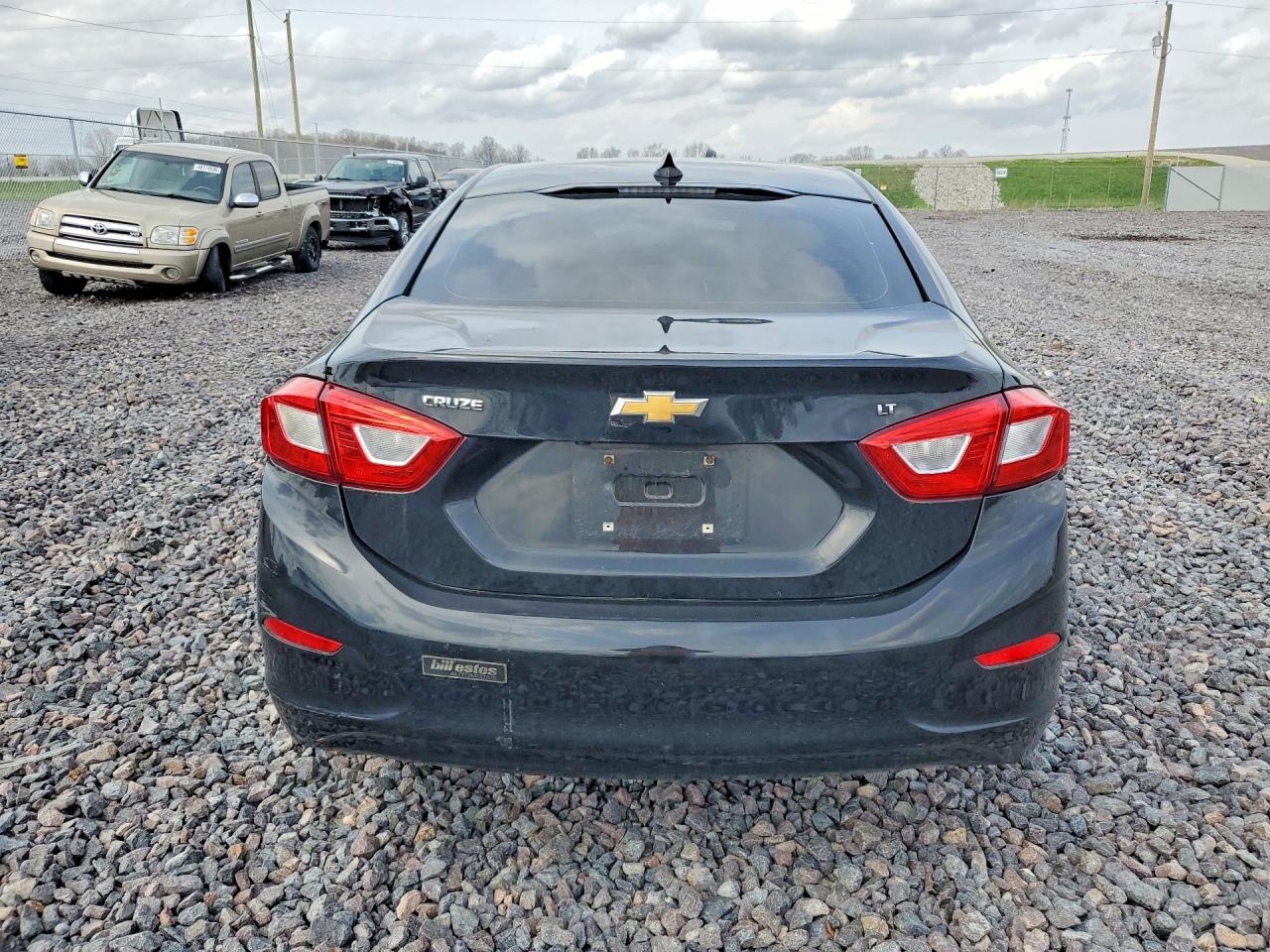 2018 Chevrolet Cruze VIN 1G1BE5SM5J7143471 photo 6