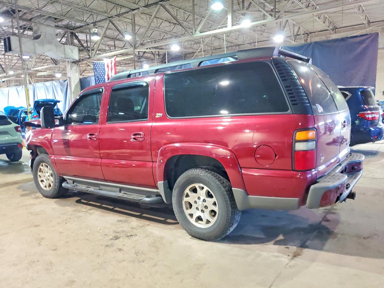 2004 Chevrolet Suburban VIN 3GNFK16Z84G233407 photo 2
