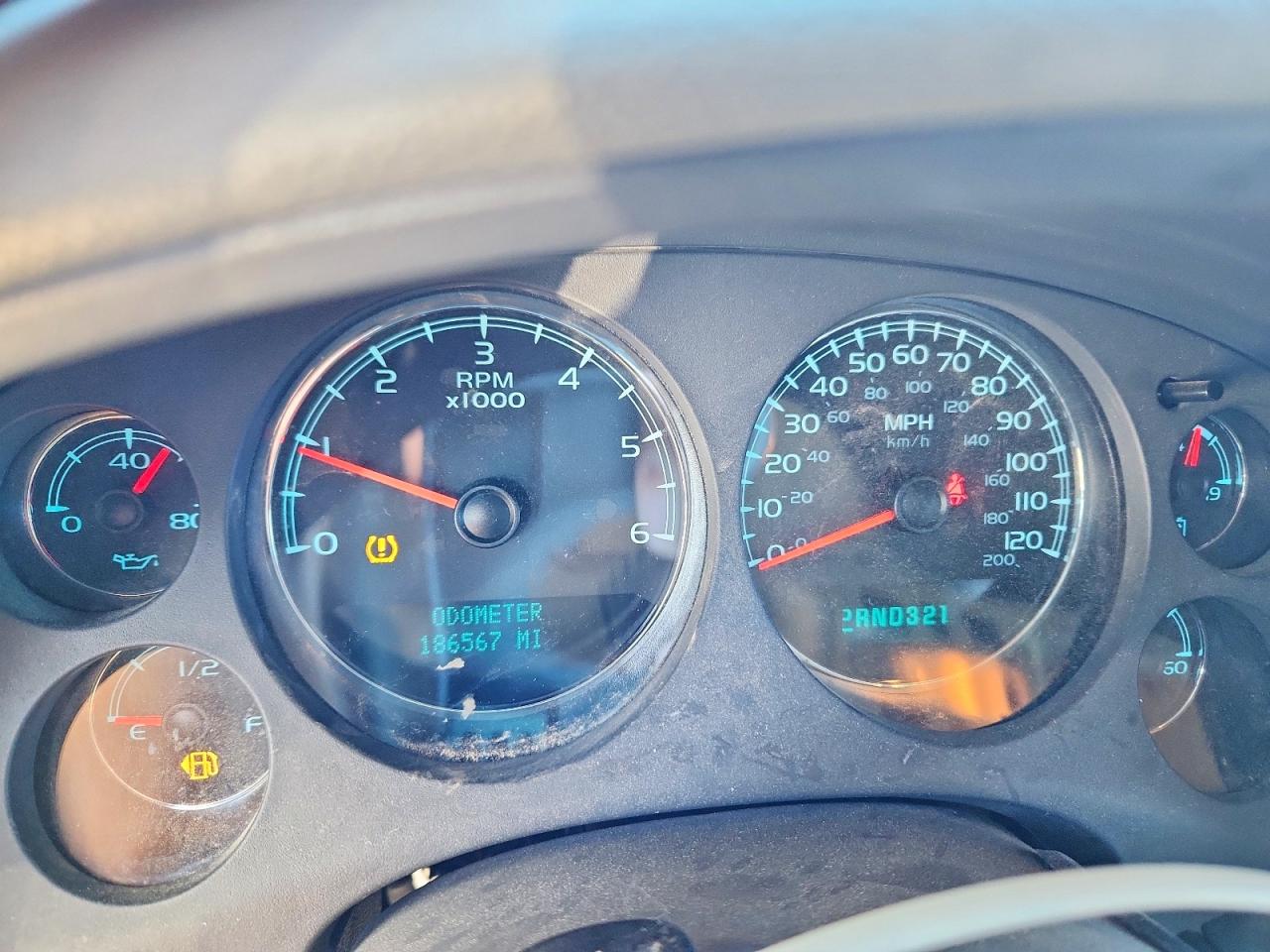 2007 Chevrolet Suburban VIN 3GNFK16387G145571 photo 9