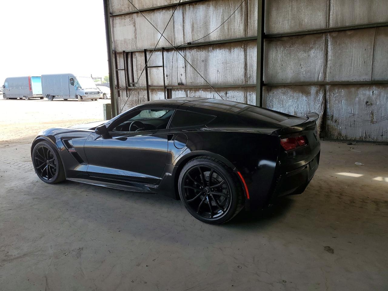 2017 Chevrolet Corvette VIN 1G1YW2D79H5101985 photo 2