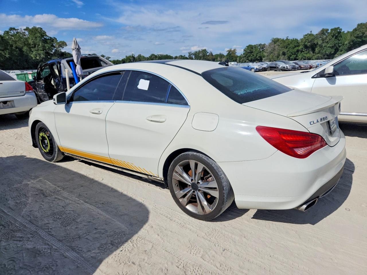 2014 Mercedes-Benz Cla-class VIN WDDSJ4EB8EN043640 photo 2