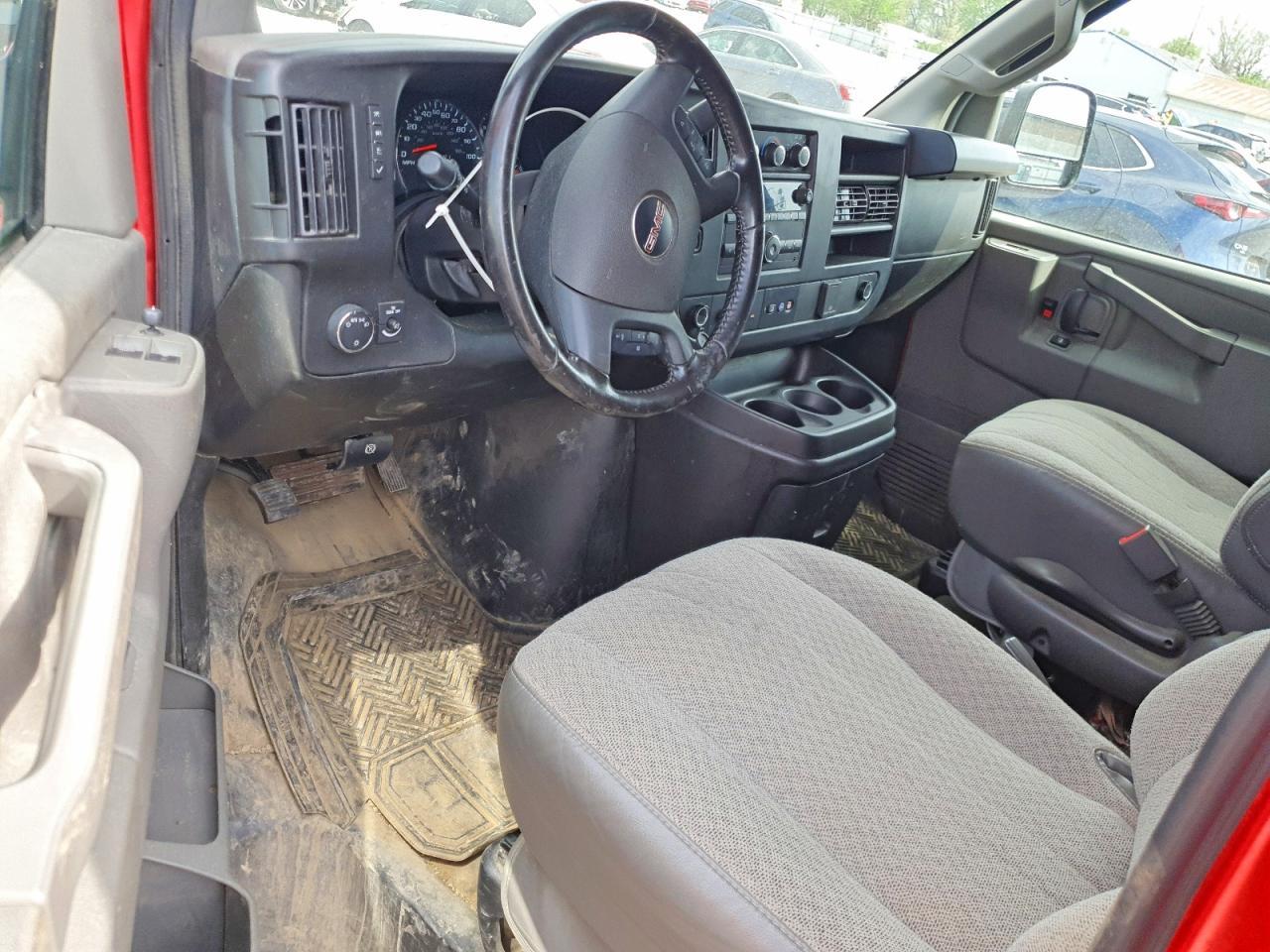 2023 GMC Savana VIN 1GTW7AFP2P1184801 photo 8