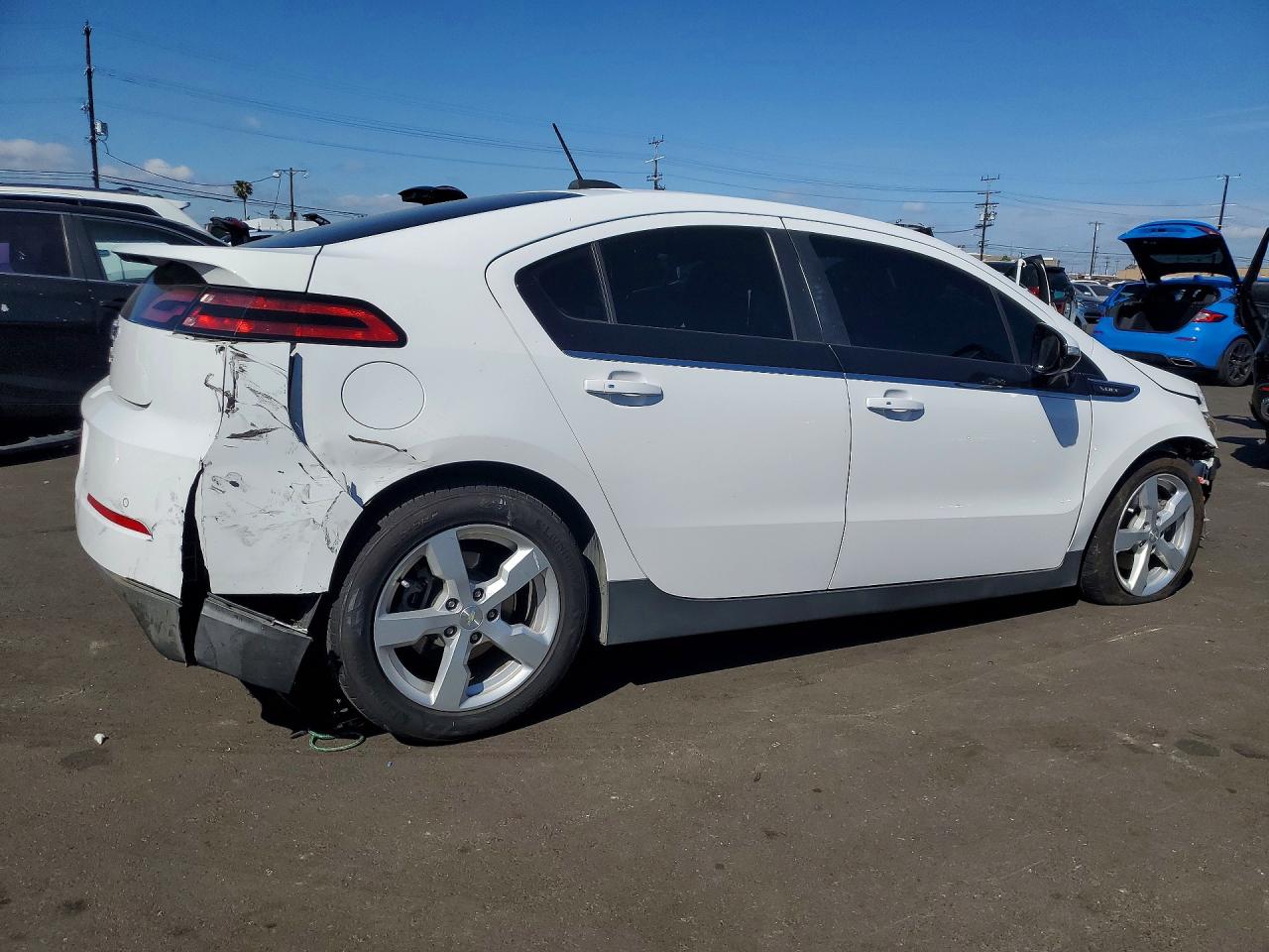 2015 CHEV Volt VIN 1G1RC6E46FU134972 photo 3