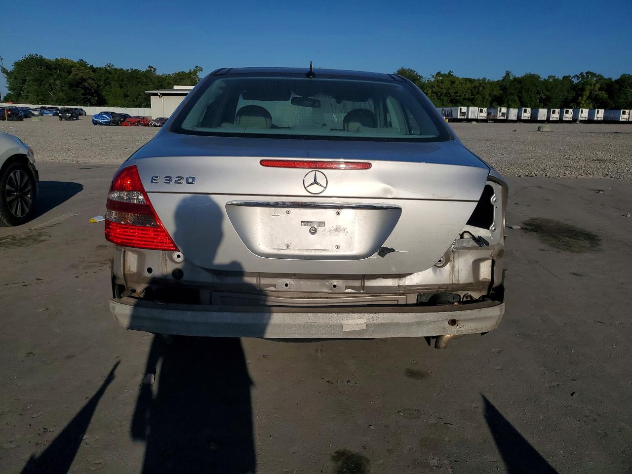 2003 Mercedes-Benz E-class VIN WDBUF65J93X105487 photo 6