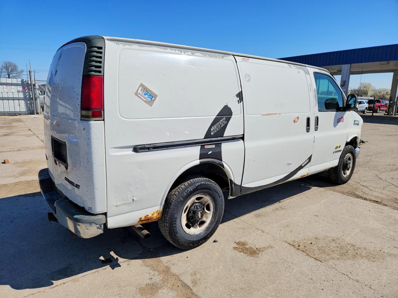 2002 CHEVROLET Express VIN 1GCHG35R721228968 photo 3