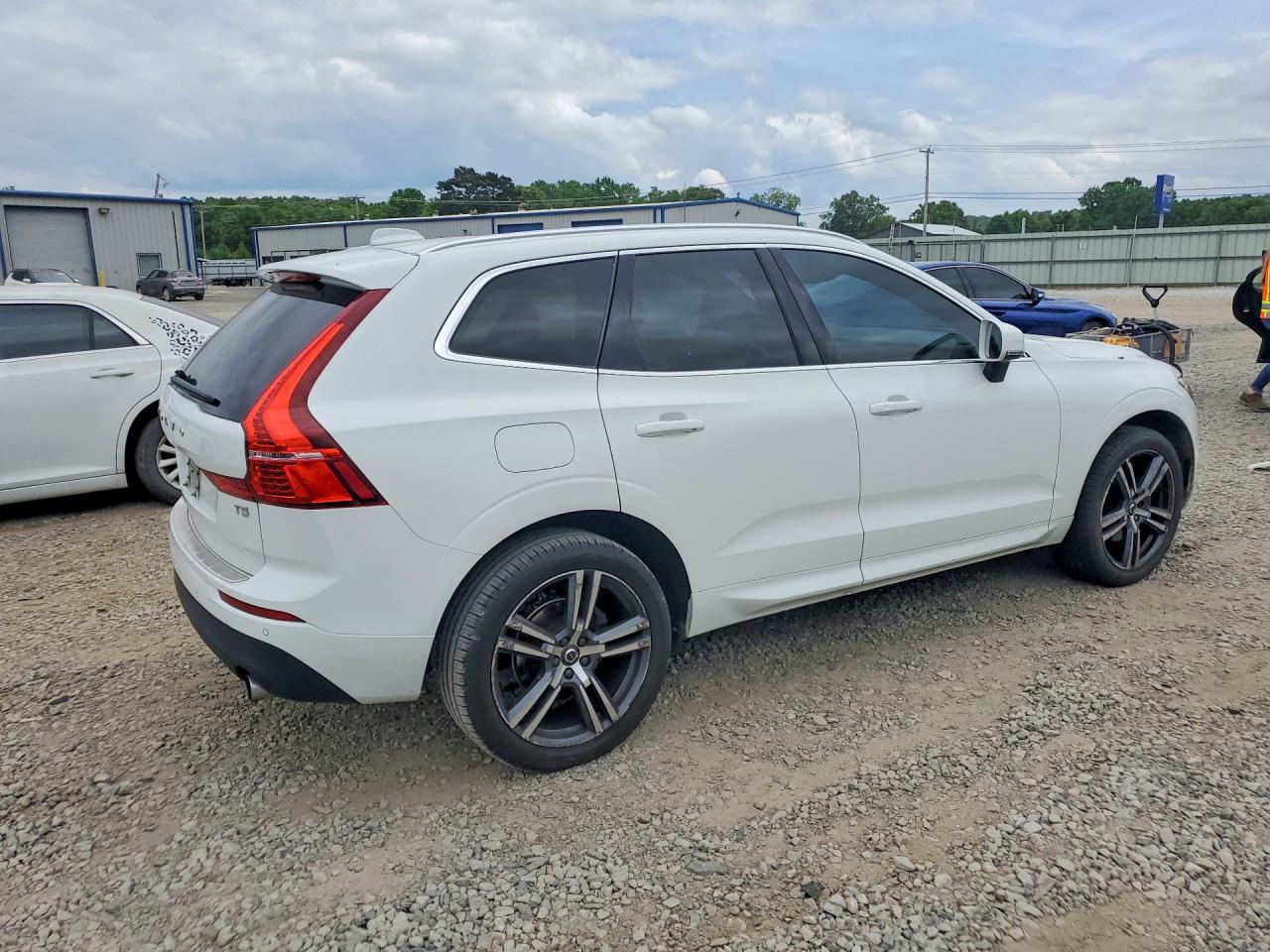 2020 Volvo Xc60 VIN YV4102DK1L1610545 photo 3