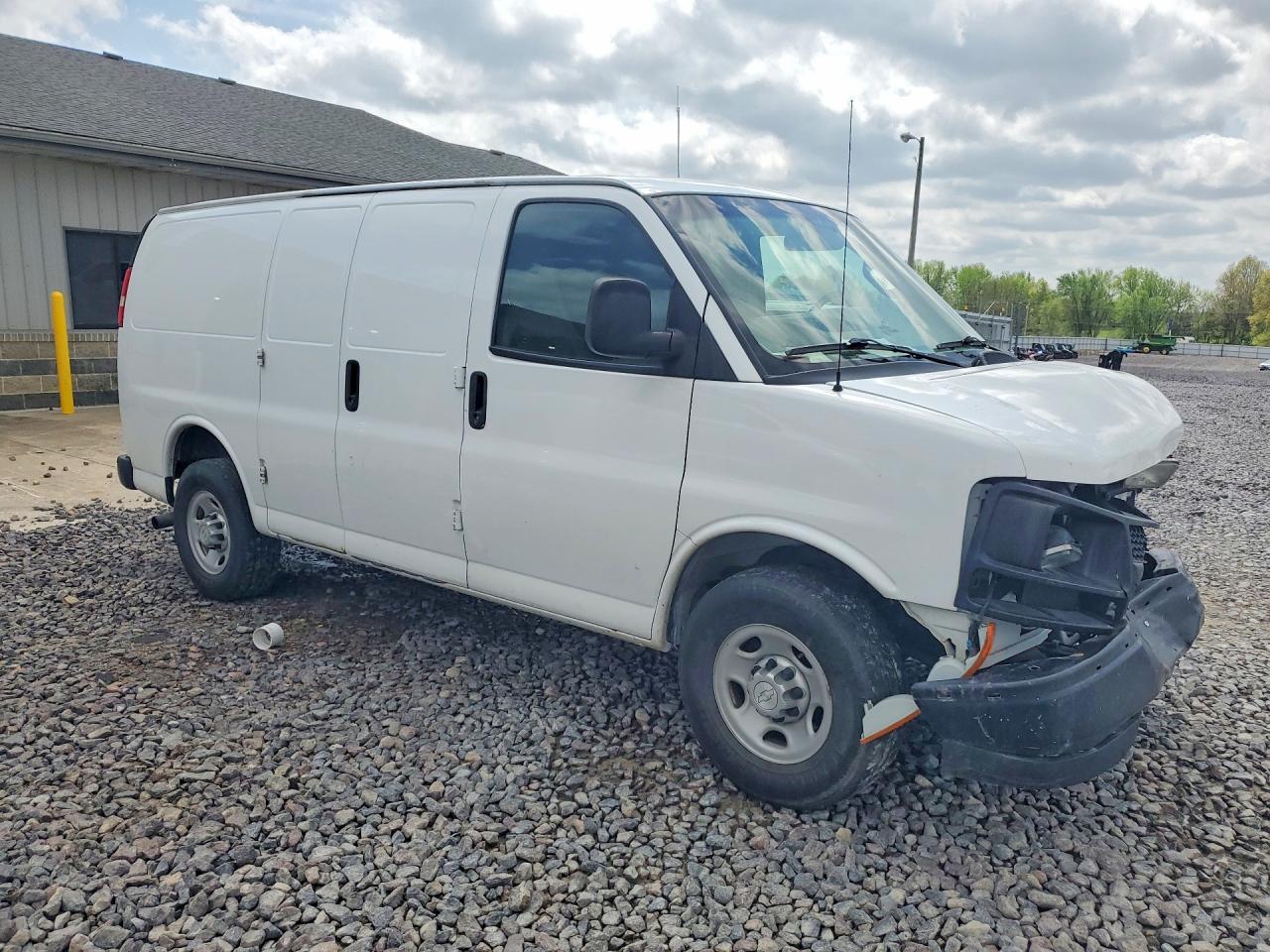 2017 CHEV Express VIN 1GCZGGFF7H1266970 photo 4