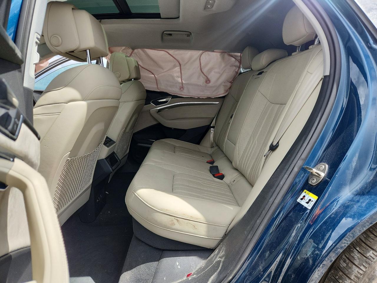 2019 Audi E-tron VIN WA1VAAGE0KB021815 photo 10
