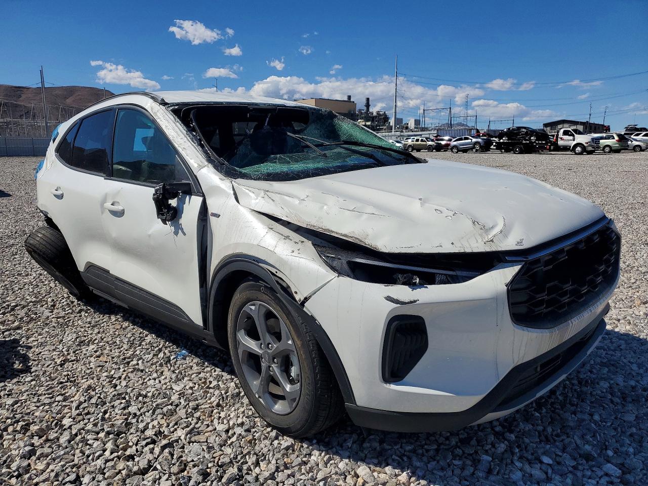2026 Ford Escape VIN 1FMCU0MN4TUA32689 photo 4