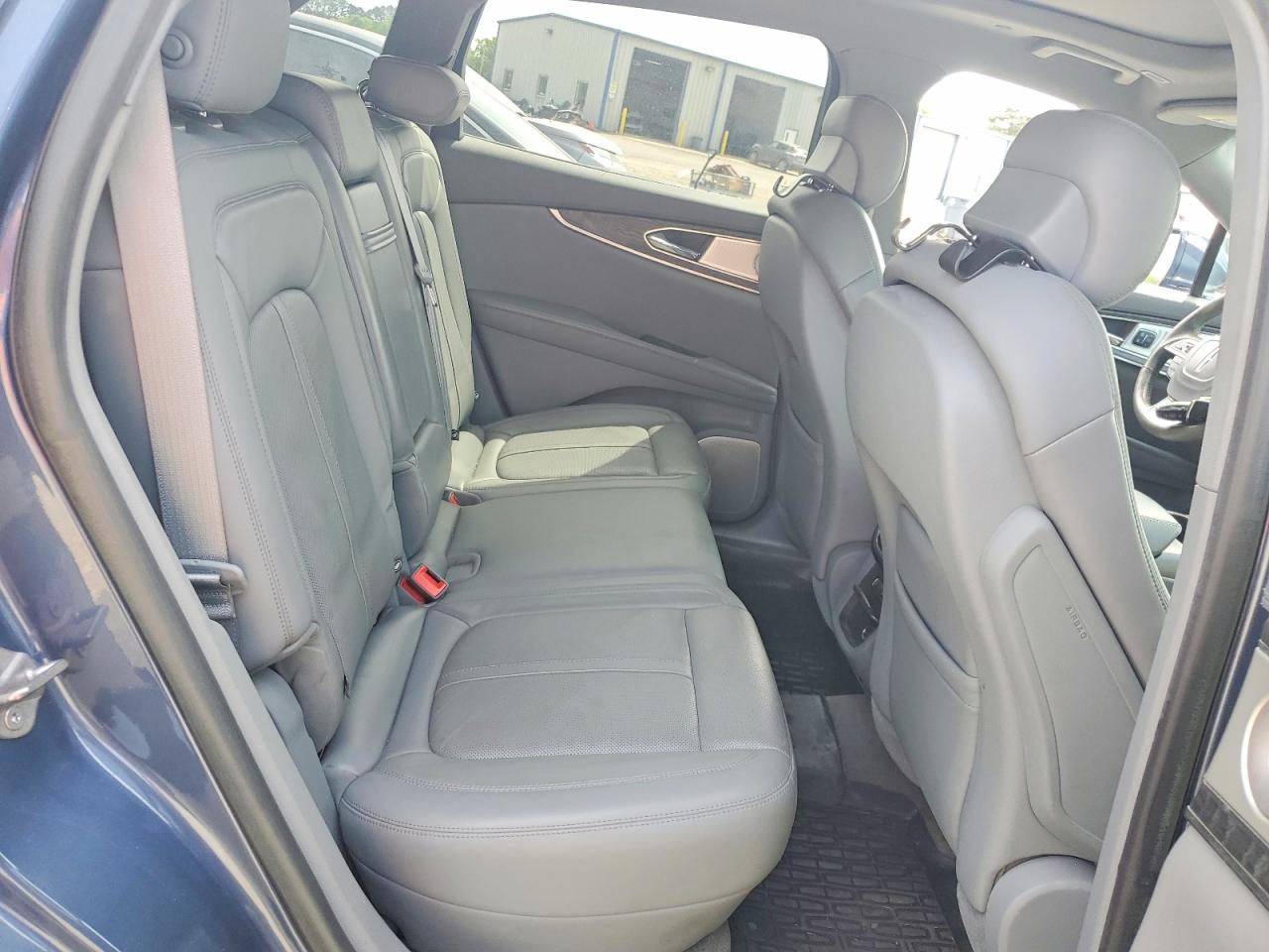 2019 Lincoln Nautilus VIN 2LMPJ6LP8KBL45642 photo 11