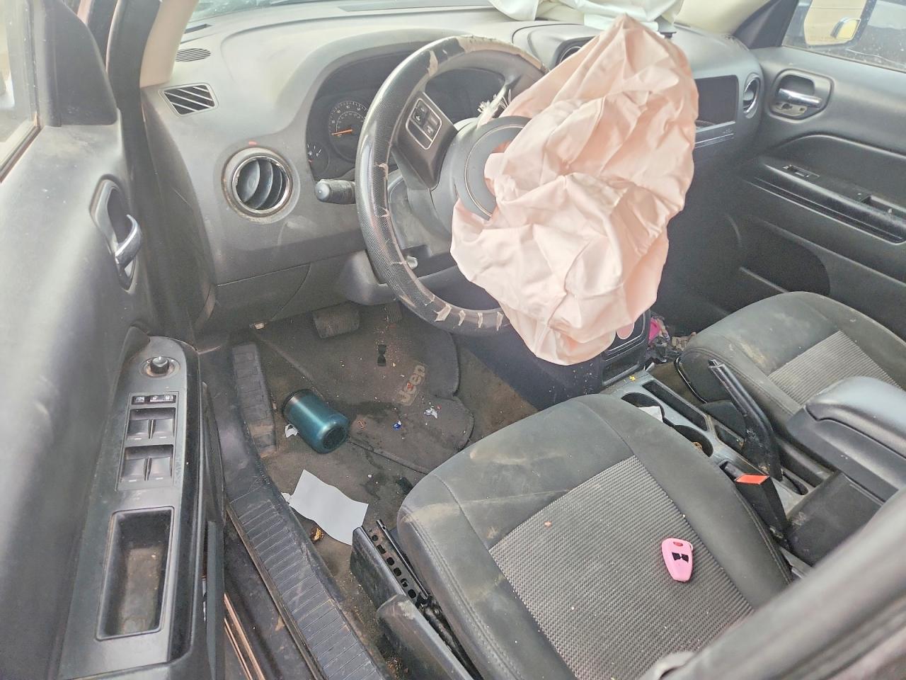 2016 Jeep Liberty VIN 1C4NJPBB2GD763294 photo 8