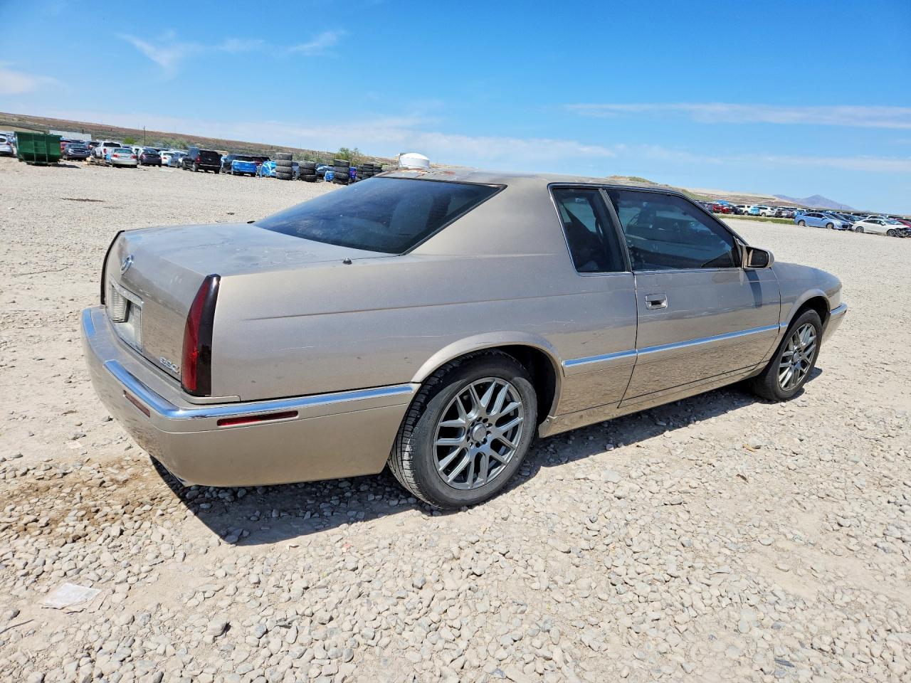 2001 Cadillac Eldorado VIN 1G6EL12Y21B102706 photo 3