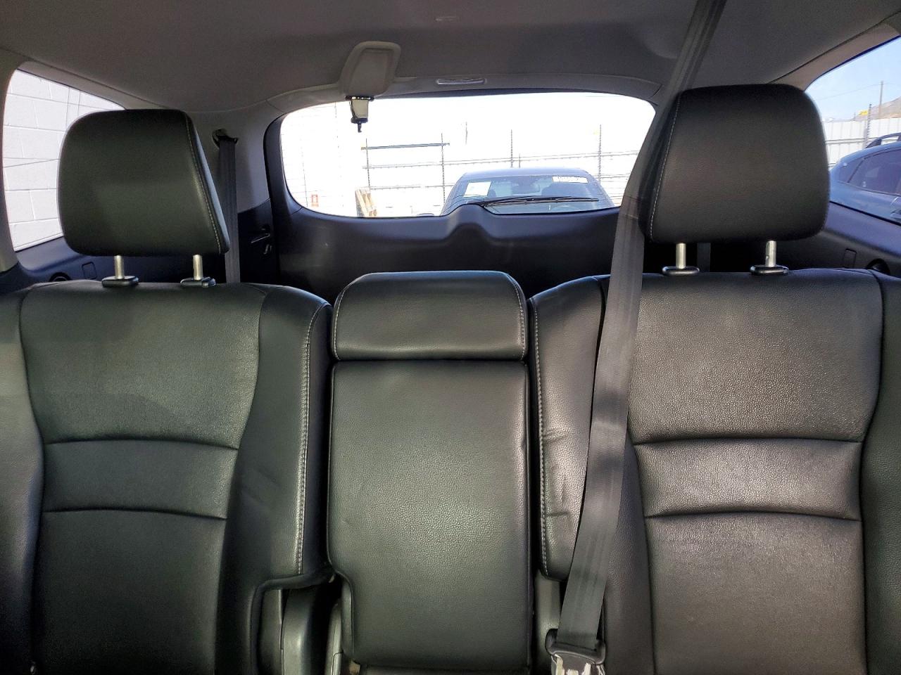 2016 Honda Pilot VIN 5FNYF5H5XGB033341 photo 10