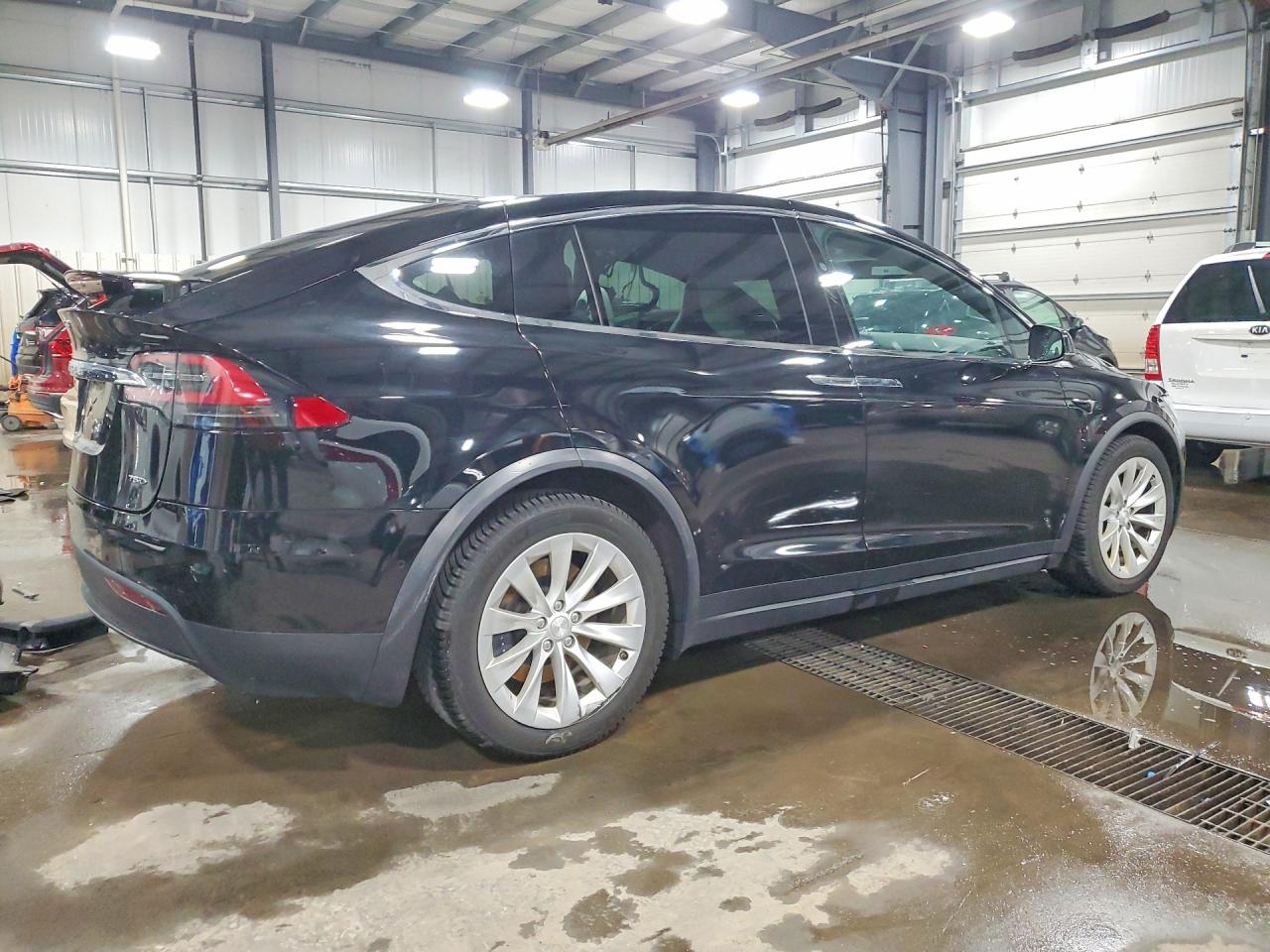 2018 Tesla Model x VIN 5YJXCDE25JF110956 photo 3