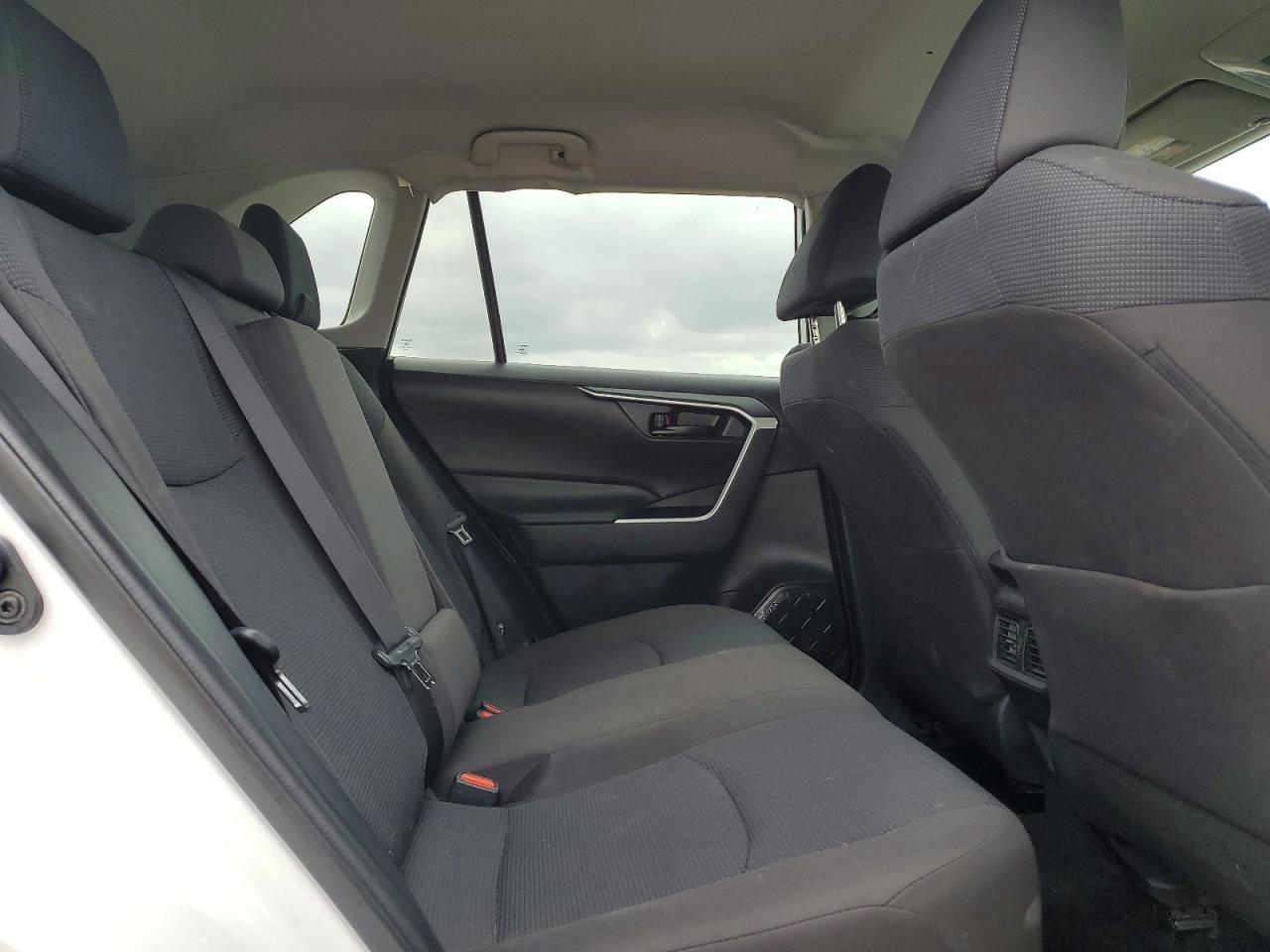 2025 Toyota Rav4 VIN 2T3F1RFV4SW522904 photo 11