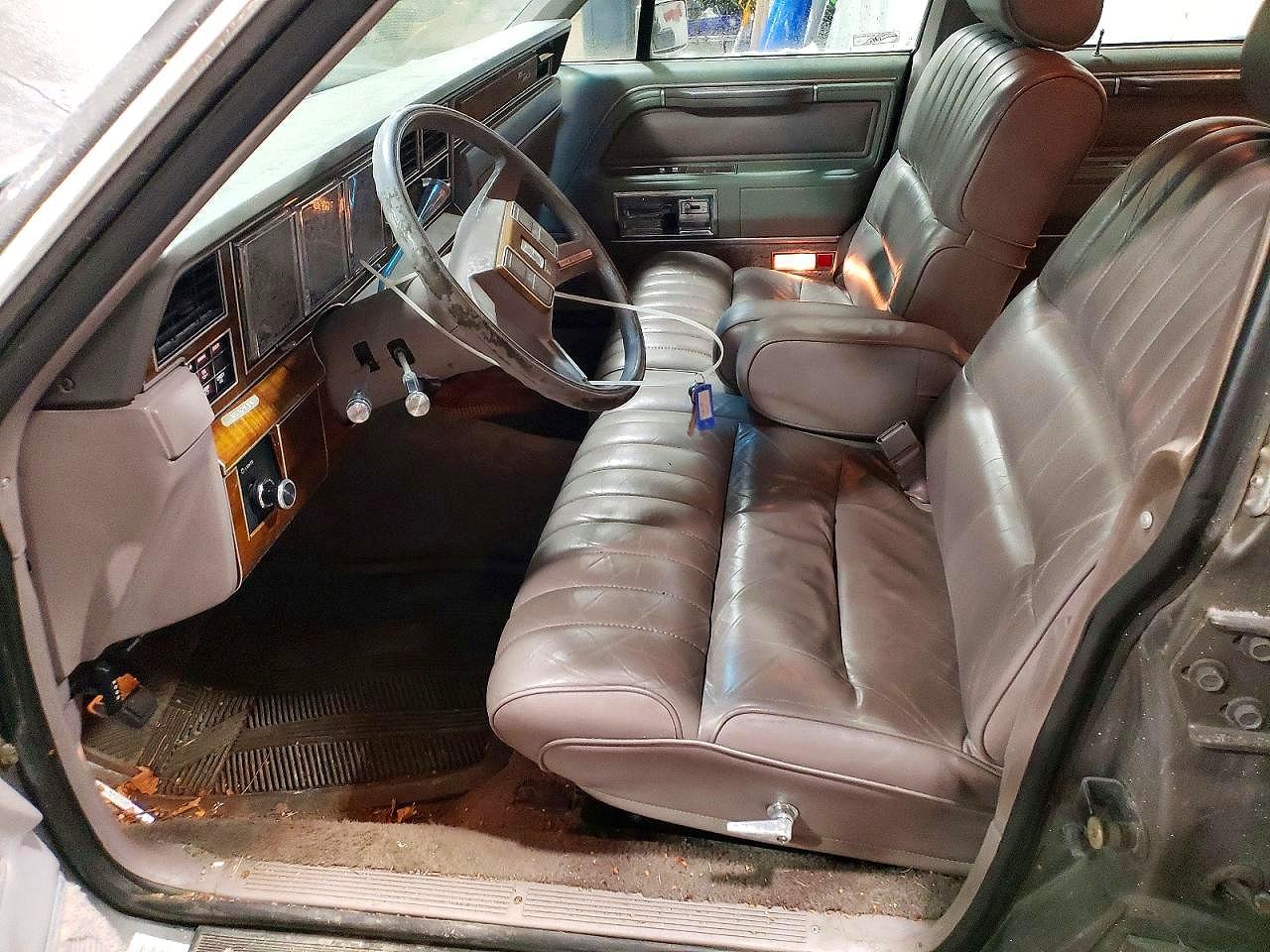 1989 LINCOLN Towncar VIN 1LNBM81F6KY799832 photo 7