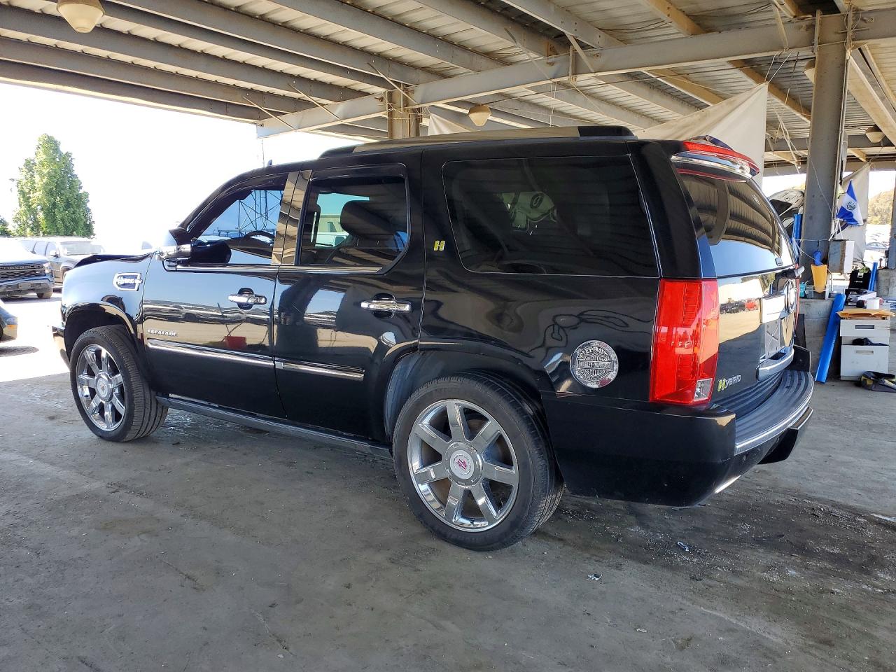 2011 CADILLAC Escalade VIN 1GYS3EEJ0BR278145 photo 2