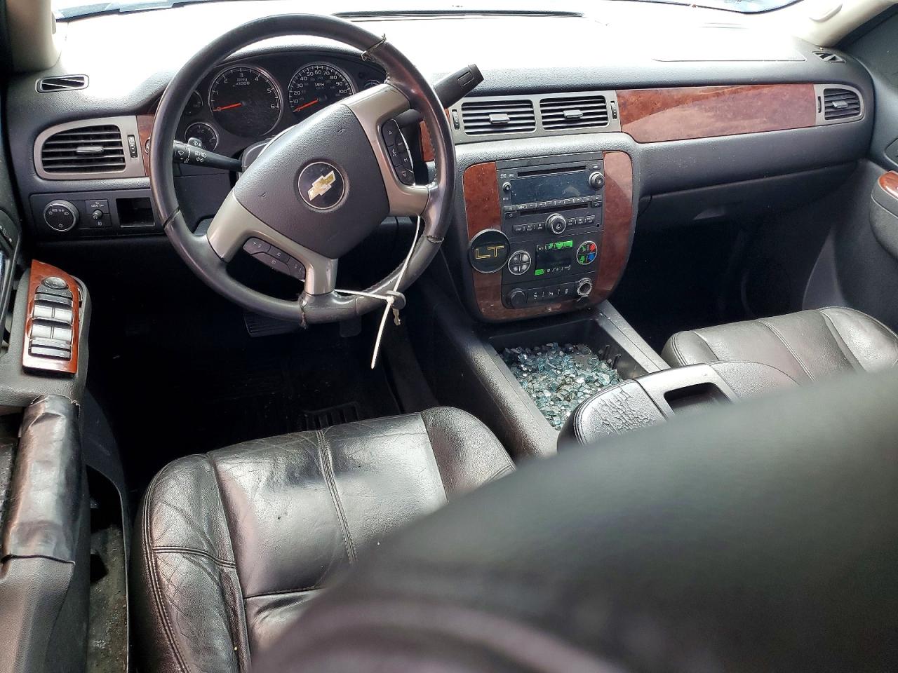 2013 Chevrolet Suburban VIN 1GNSCJE08DR120586 photo 8