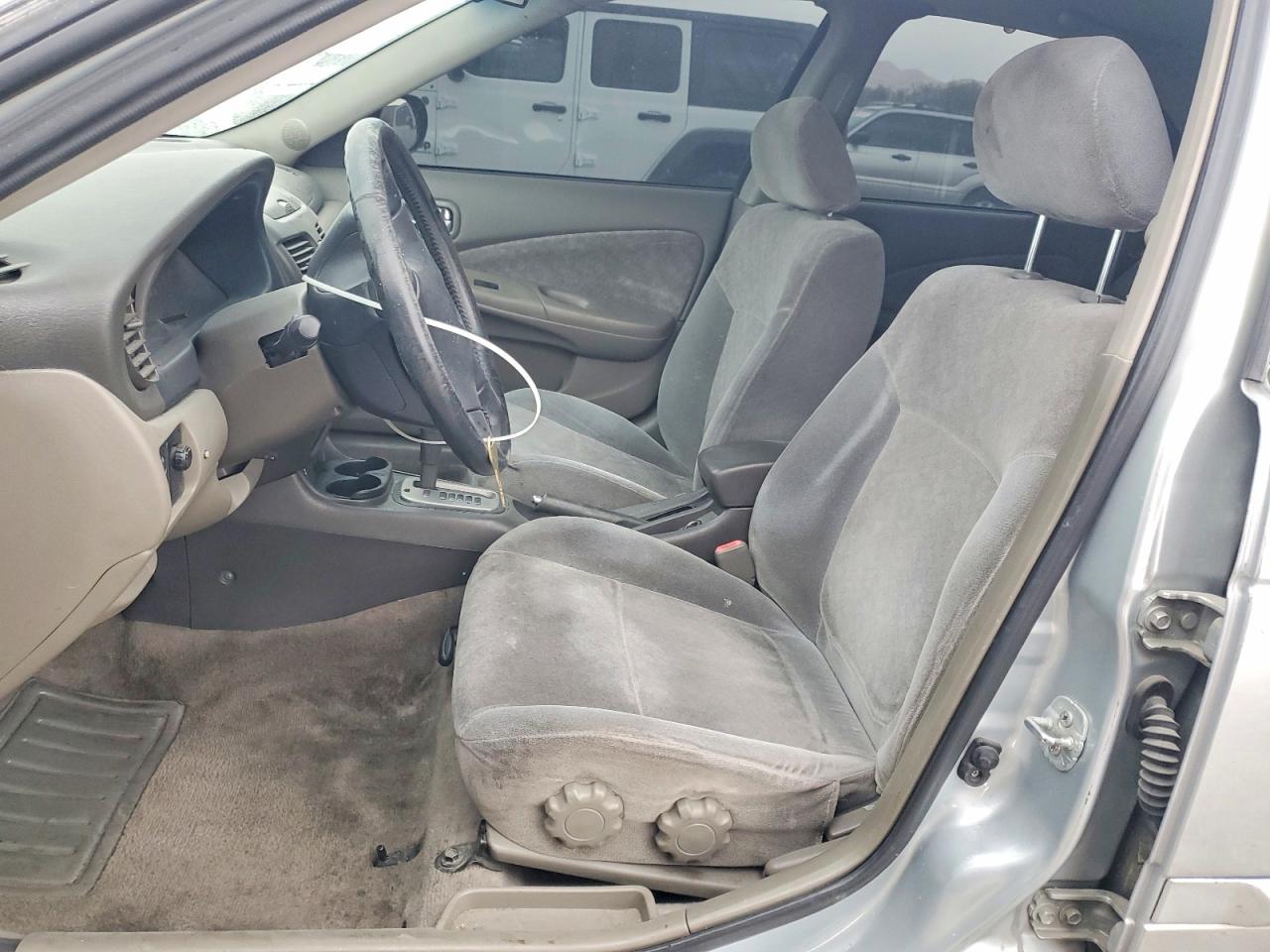2002 Nissan Sentra VIN 3N1CB51A82L556285 photo 7