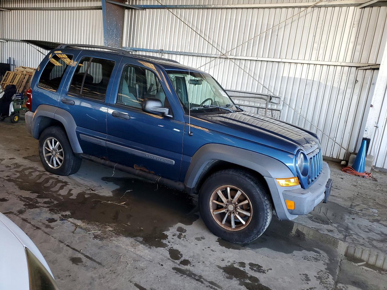 2005 Jeep Liberty VIN 1J4GK48K75W651842 photo 4