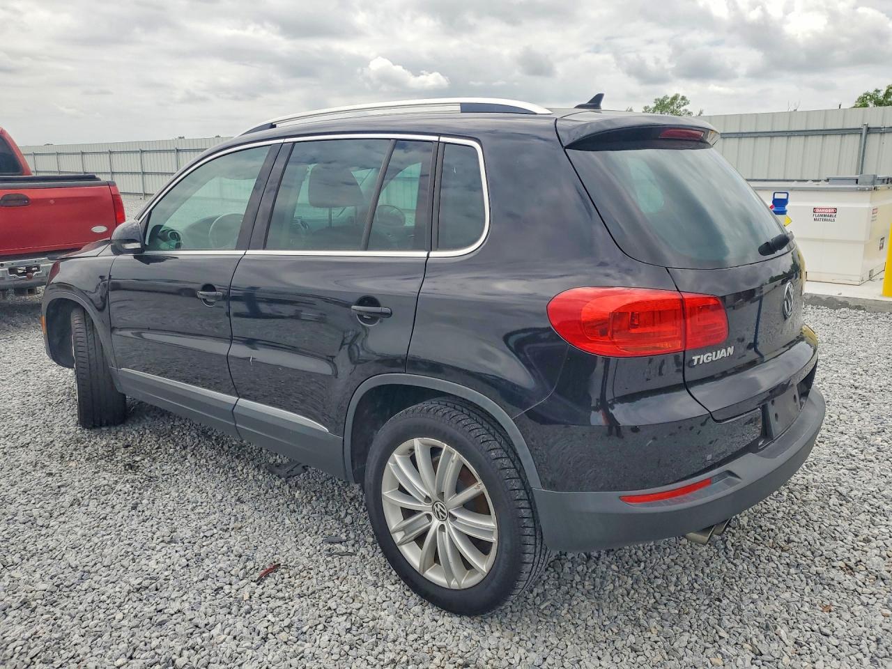 2012 VOLKSWAGEN Tiguan VIN WVGAV7AX6CW531176 photo 2