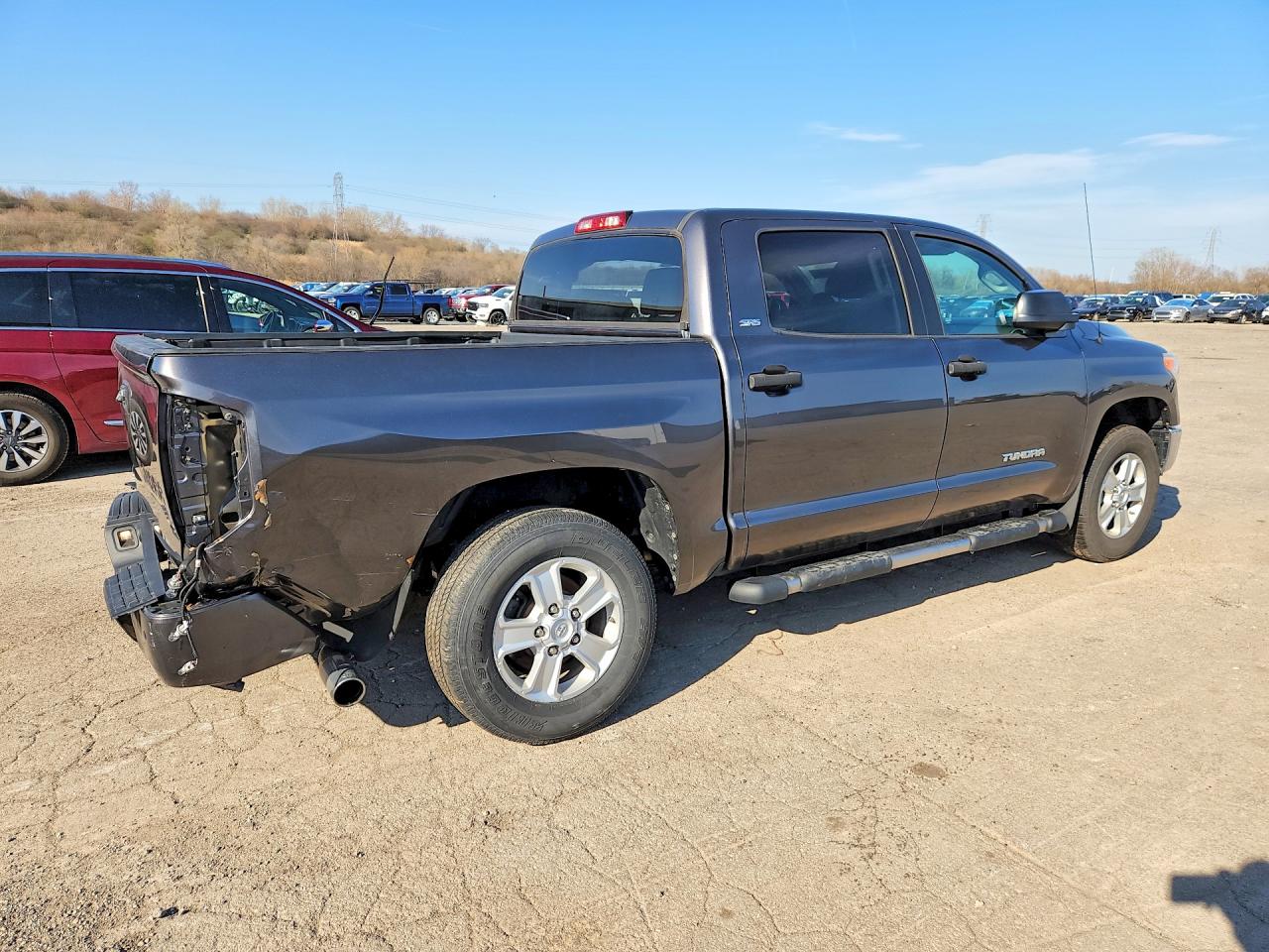 2016 Toyota Tundra VIN 5TFEM5F13GX097851 photo 3