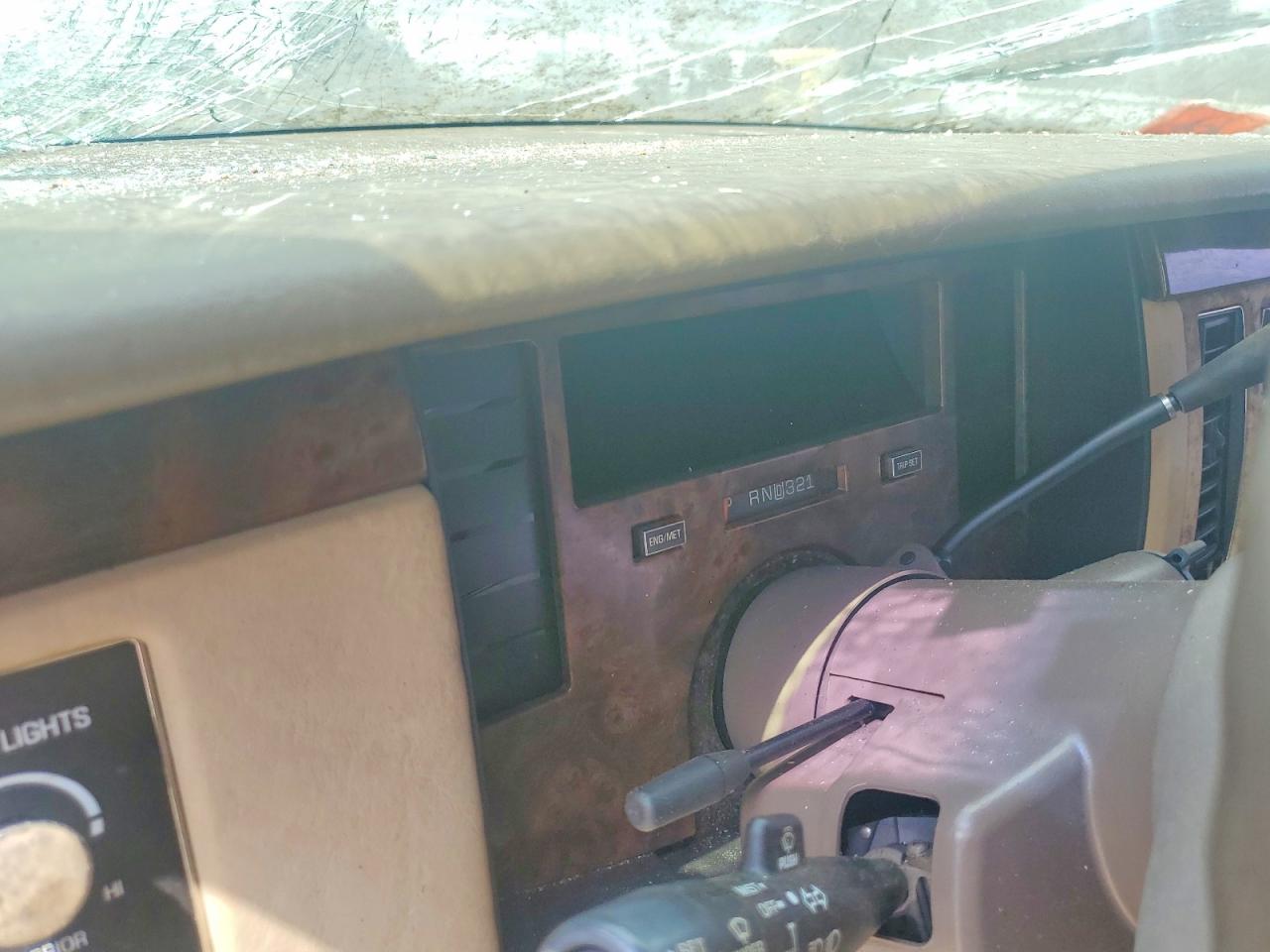 1995 Cadillac Fleetwood VIN 1G6DW52P9SR700575 photo 9