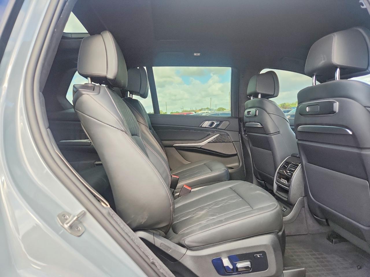 2025 BMW X7 VIN 5UX33EM07S9X33865 photo 11