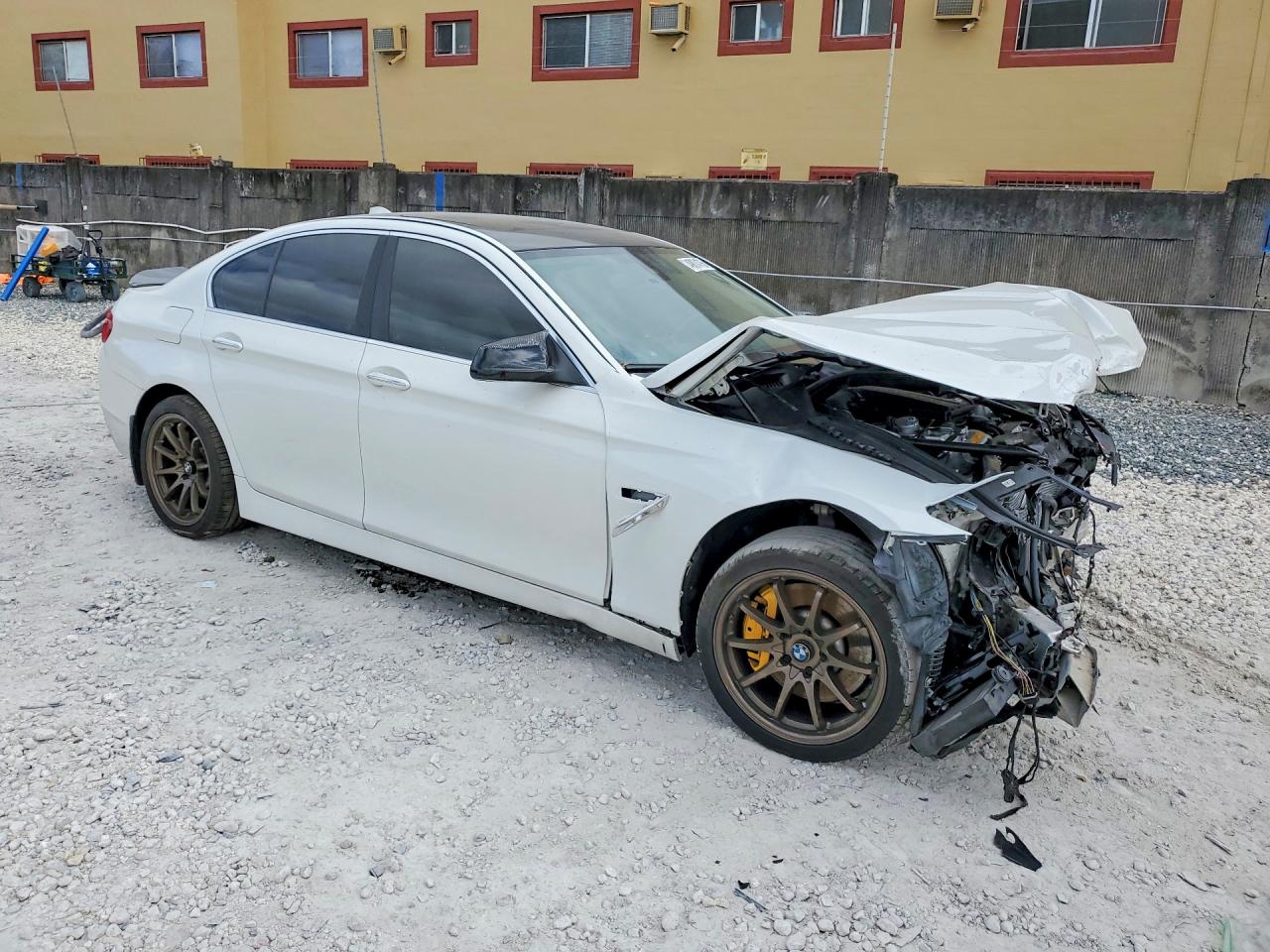 2012 BMW 5 series VIN WBAFR7C51CC816800 photo 4