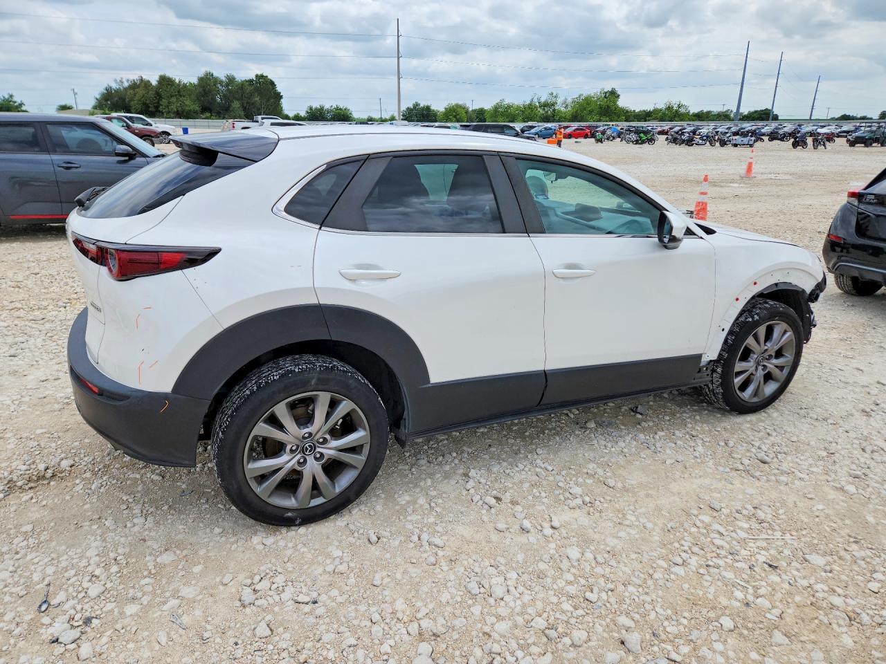 2021 Mazda Cx30 VIN 3MVDMBBL0MM214822 photo 3