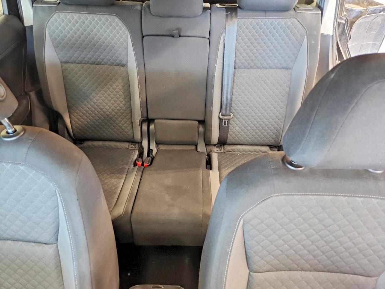 2018 Volkswagen Tiguan VIN 3VV1B7AX3JM019824 photo 10