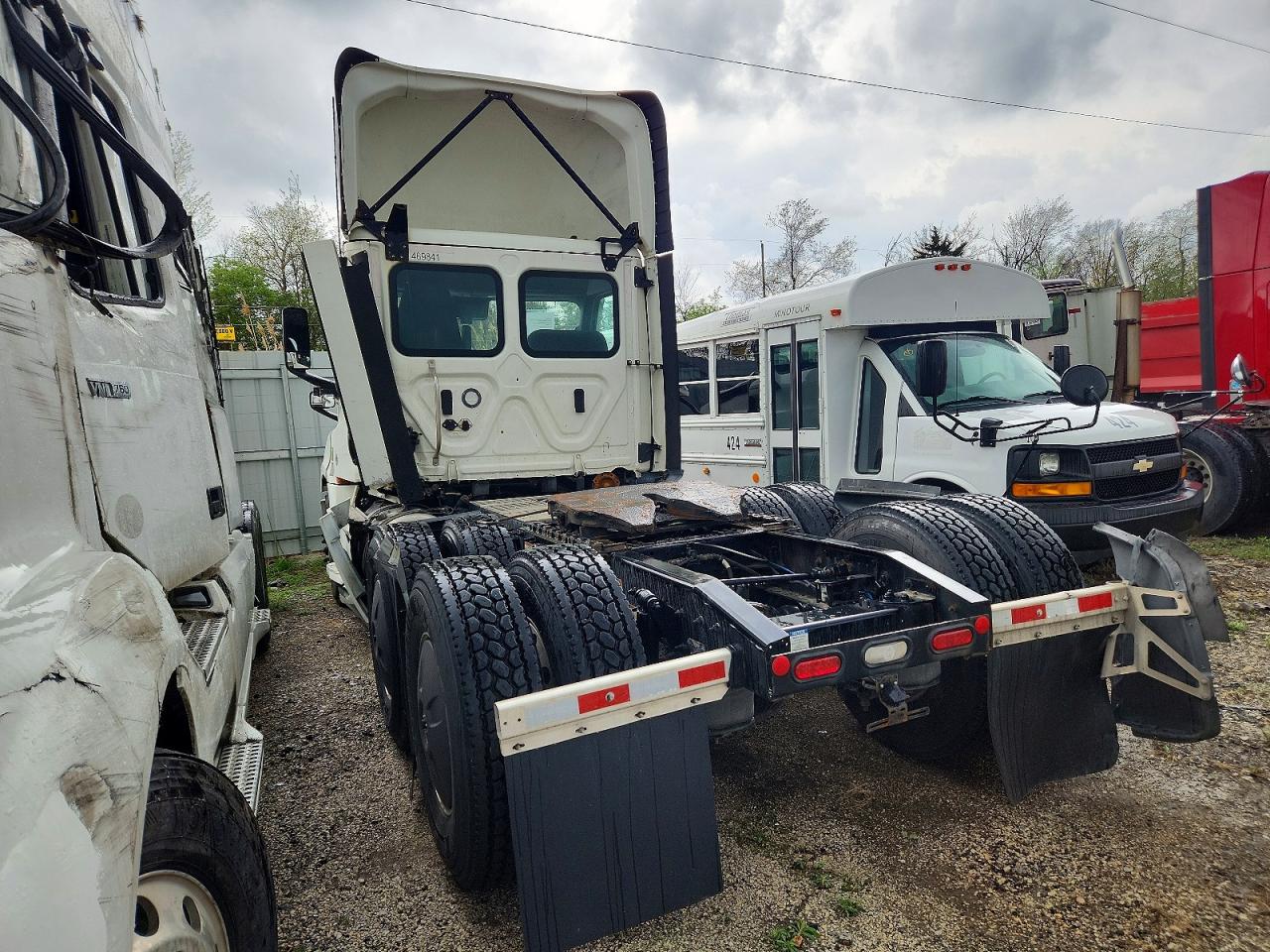 2023 FREIGHTLINER All other VIN 3AKJHLDV2PSNT4529 photo 3