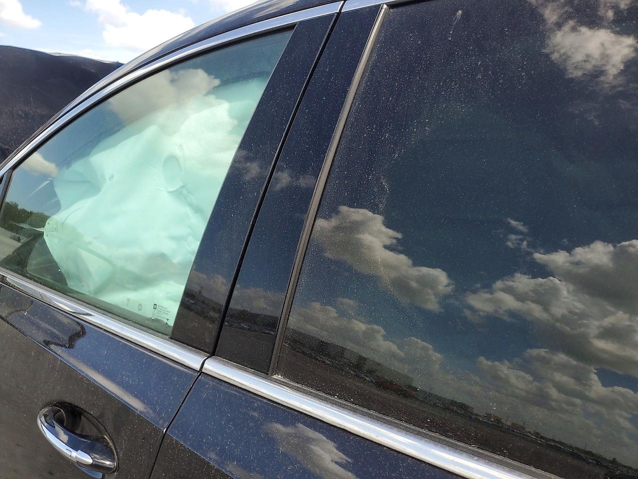 2022 Buick Enclave VIN 5GAERCKW2NJ164545 photo 8