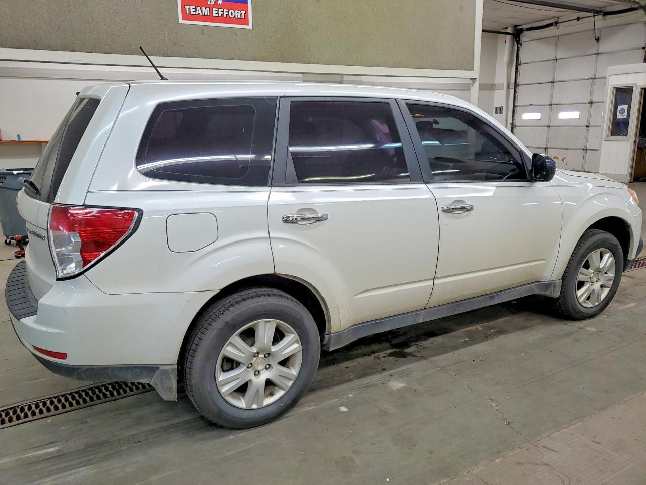 2009 SUBARU Forester VIN JF2SH61639H701607 photo 3