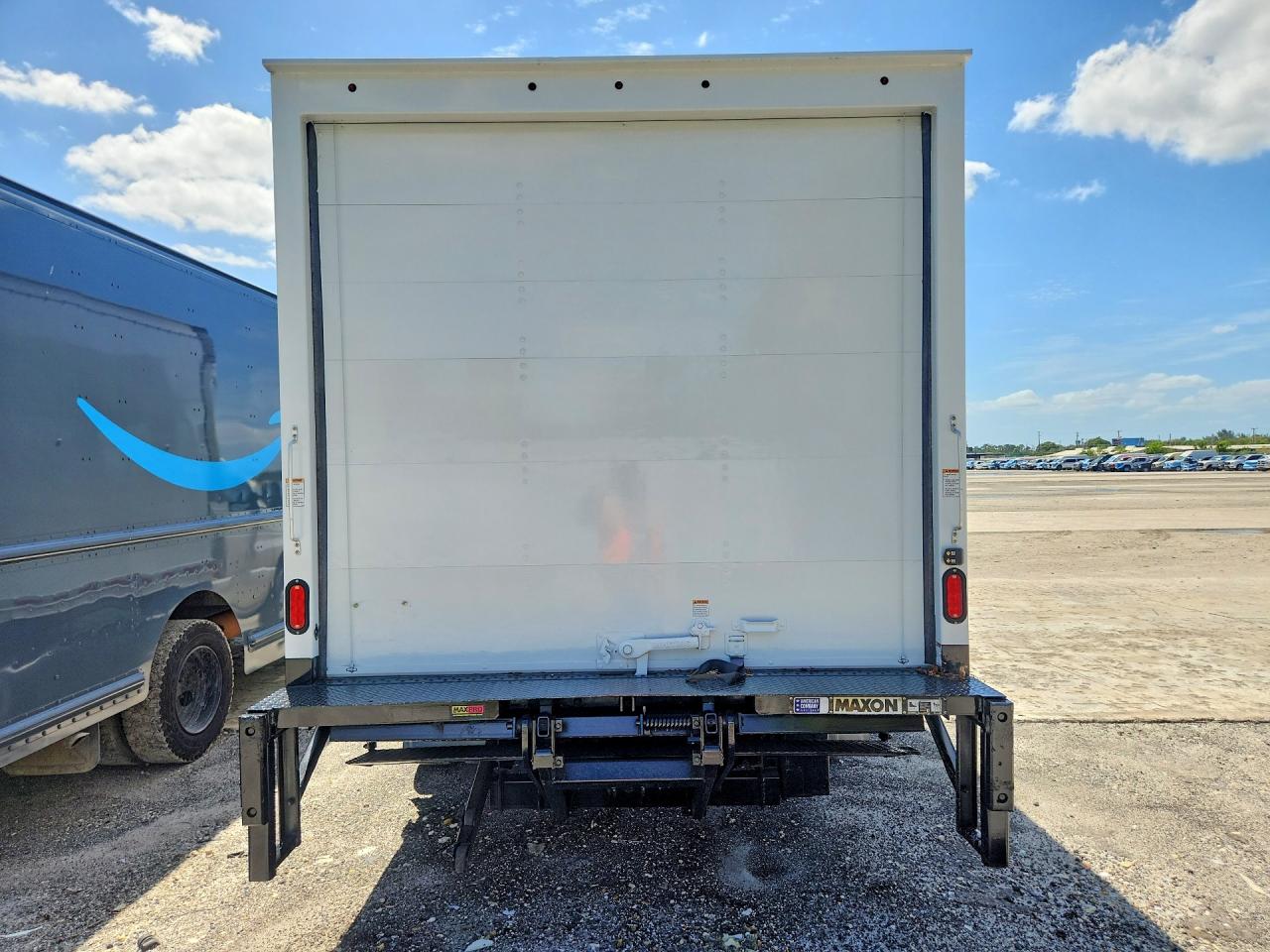 2022 Ford Econoline VIN 1FDXE4FN5NDC09840 photo 6
