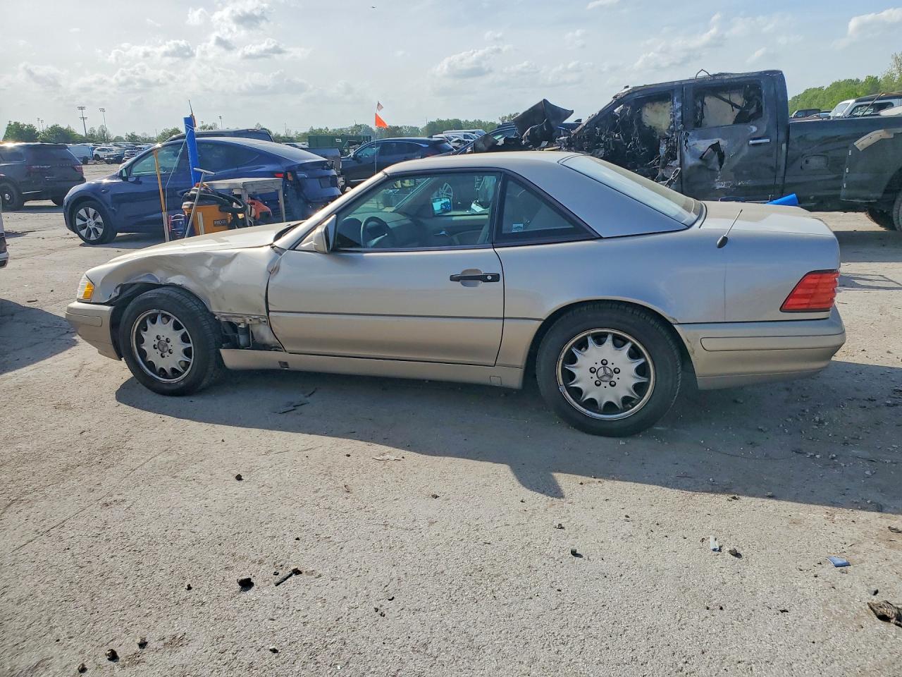1998 Mercedes-Benz Sl-class VIN WDBFA67F3WF168529 photo 2