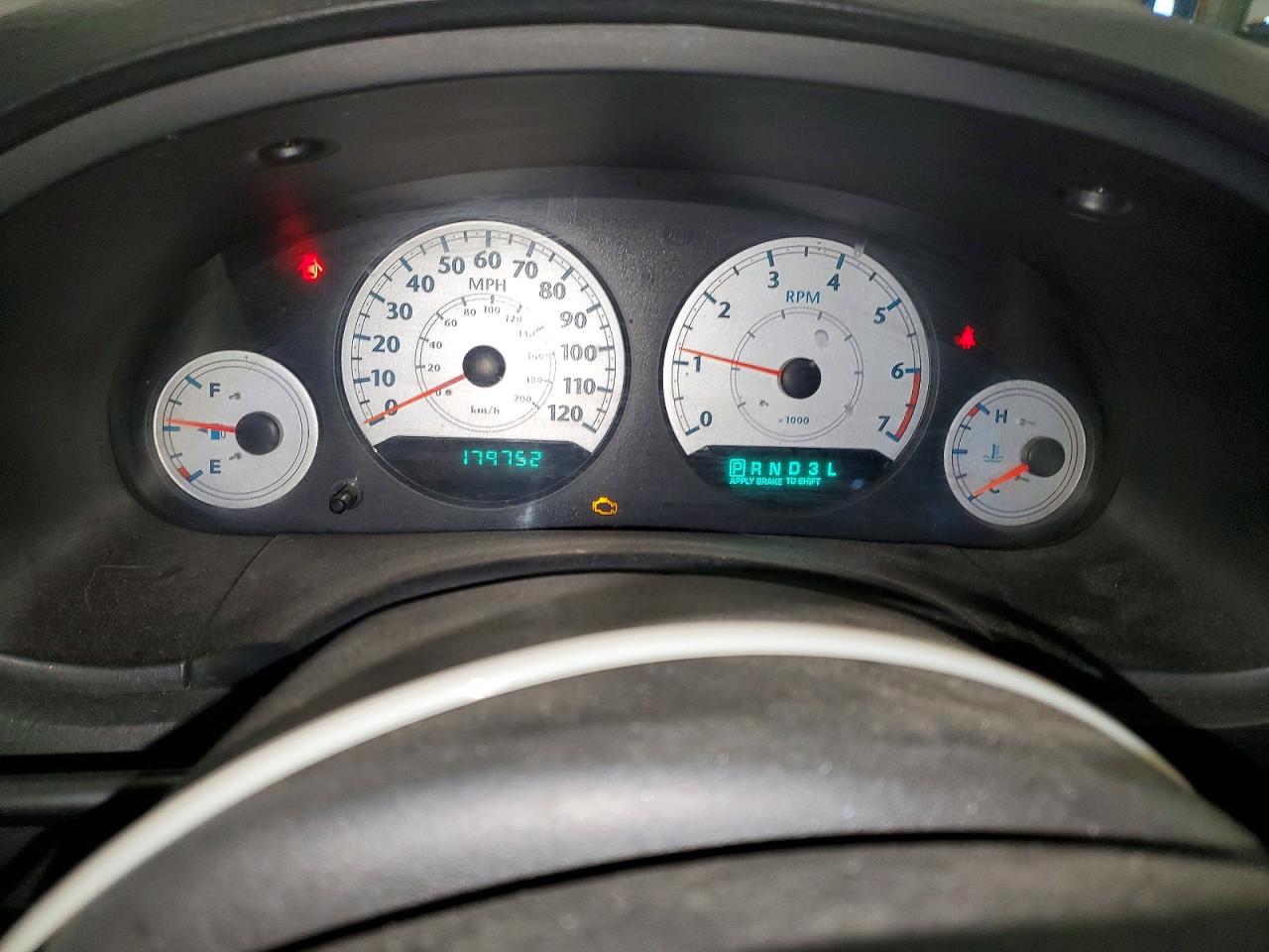 2005 CHRYSLER Minivan VIN 2C4GP44R45R199397 photo 9