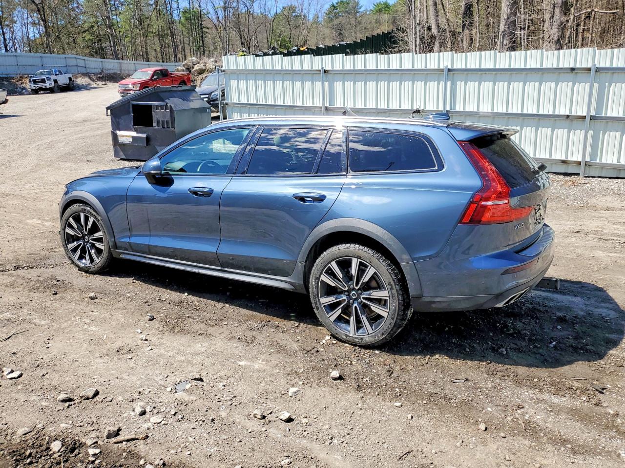 2021 VOLVO V60 VIN YV4102WKXM1071597 photo 2