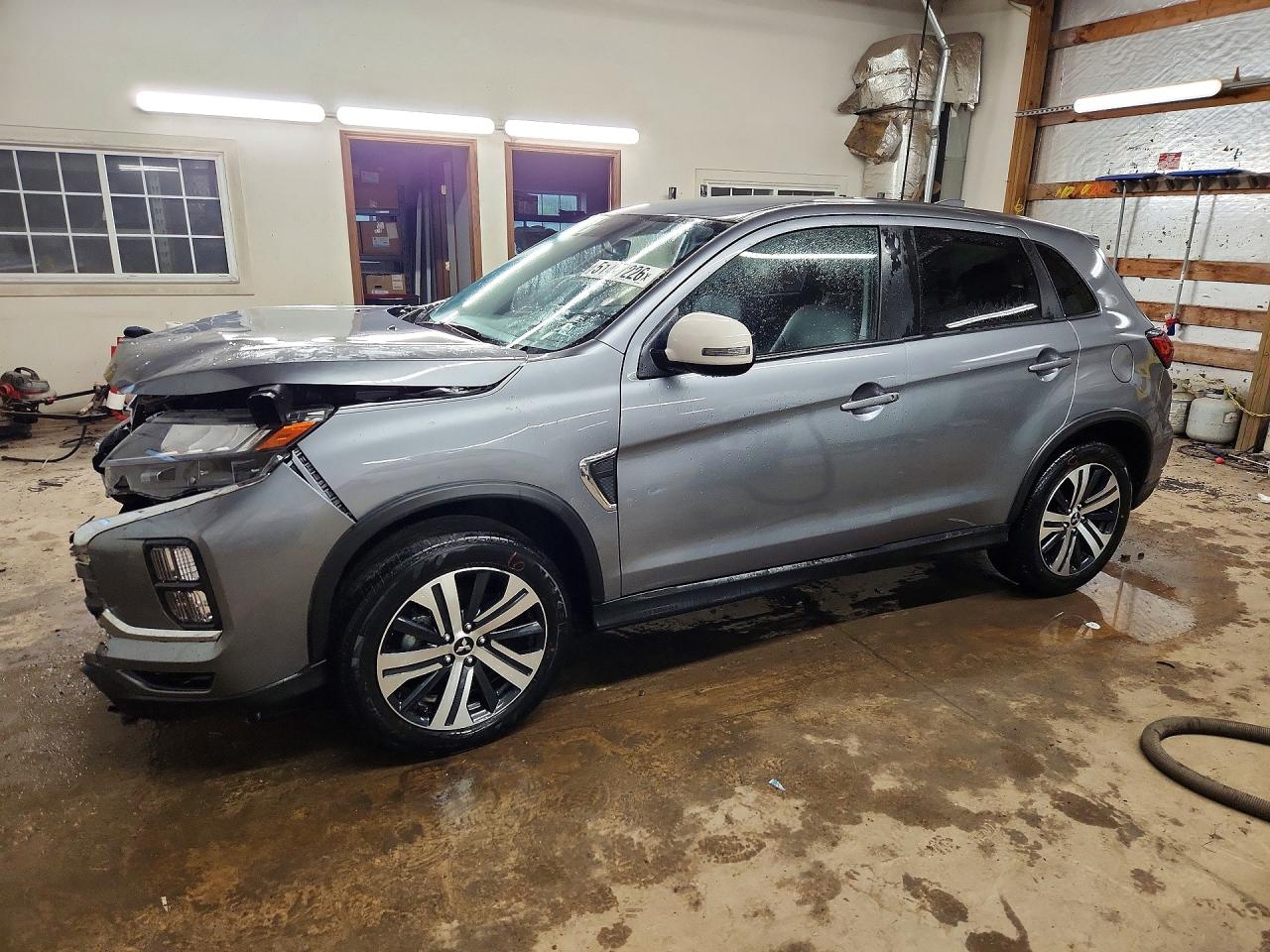2025 Mitsubishi Outlander VIN JA4ARUAU2SU006956 photo 1