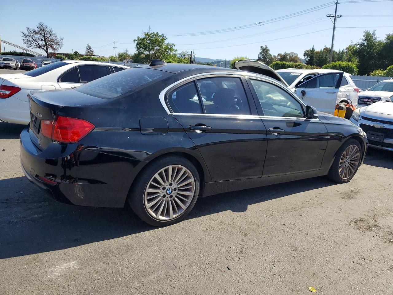 2012 BMW 3 series VIN WBA3C1C58CF431377 photo 3