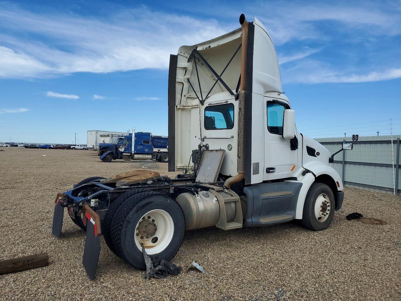 2018 PETERBILT All models VIN 1XPBA48XXJD478031 photo 4