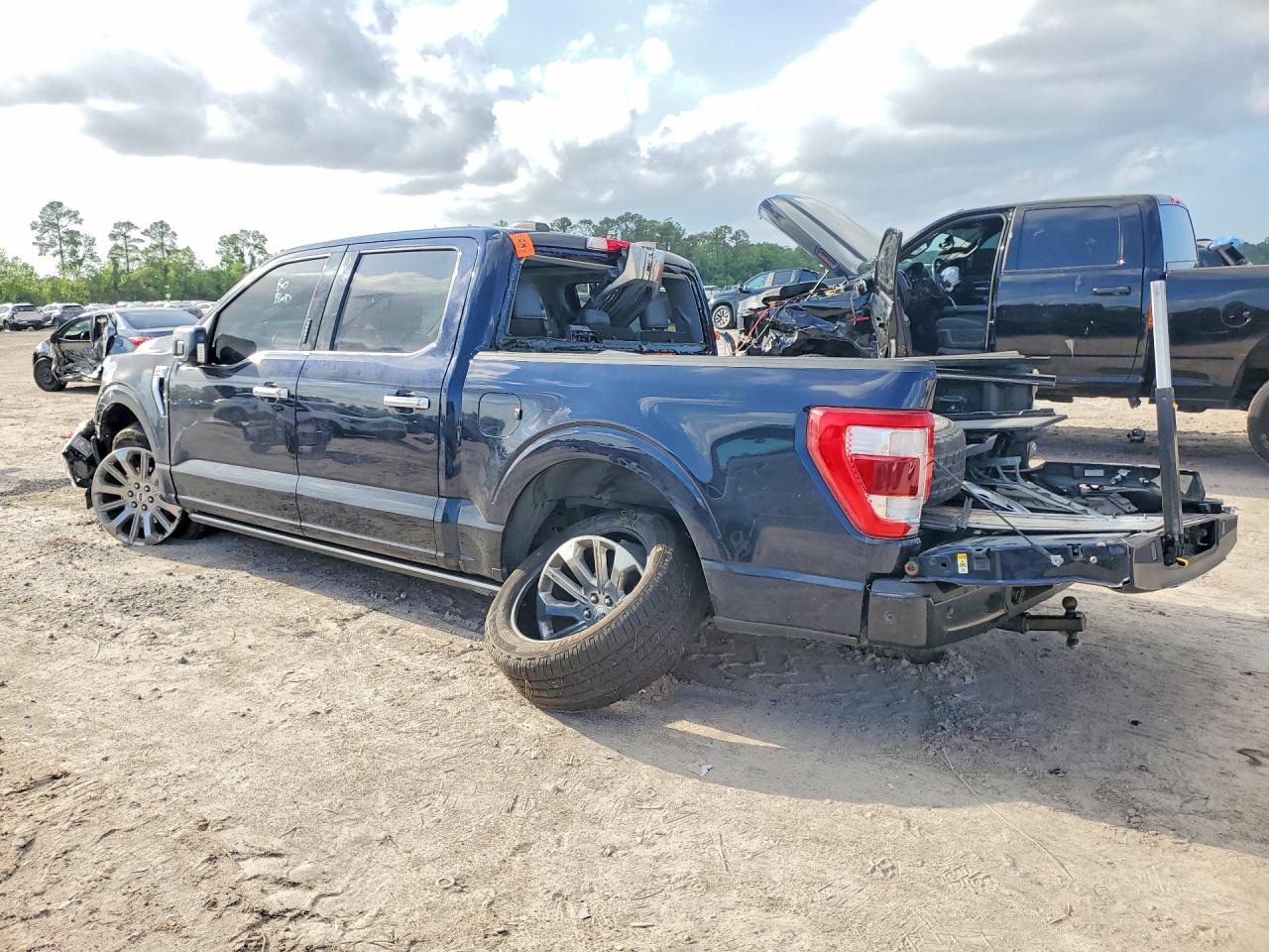 2021 Ford F150 VIN 1FTFW1E8XMFA44149 photo 2