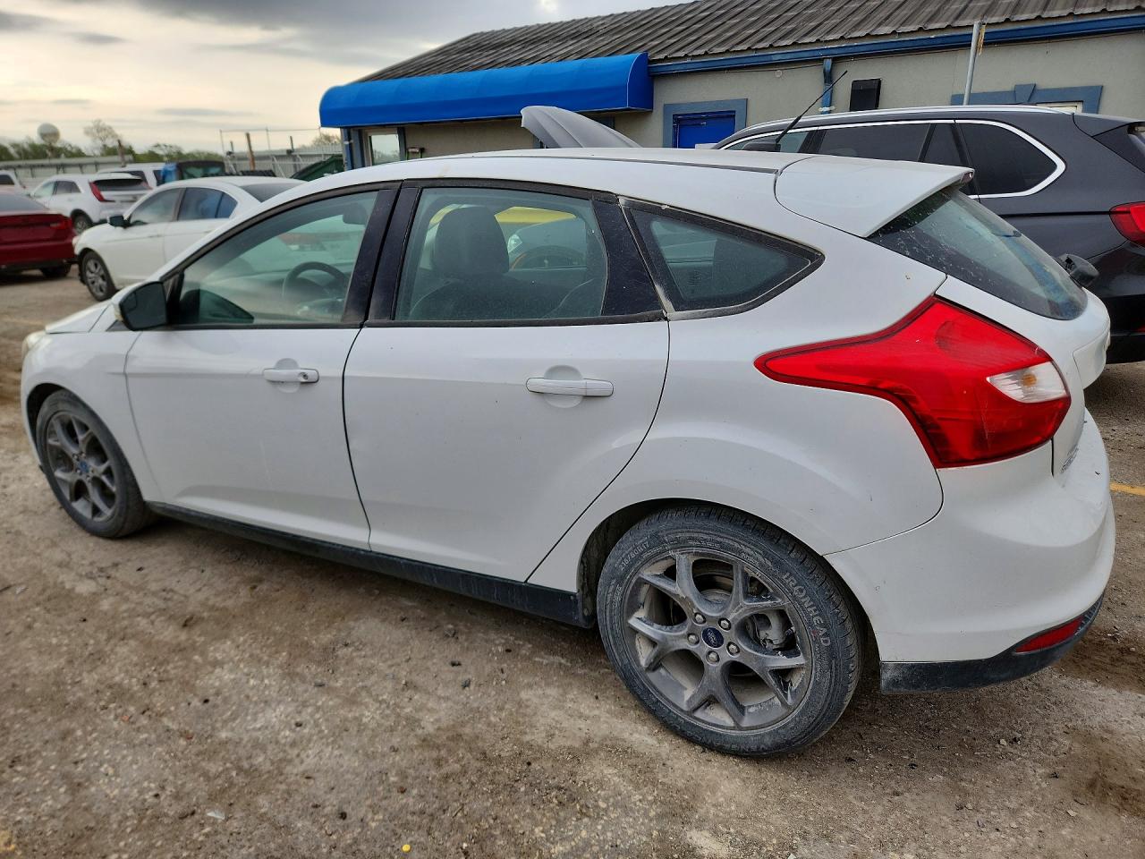 2013 Ford Focus VIN 1FADP3K29DL214041 photo 2