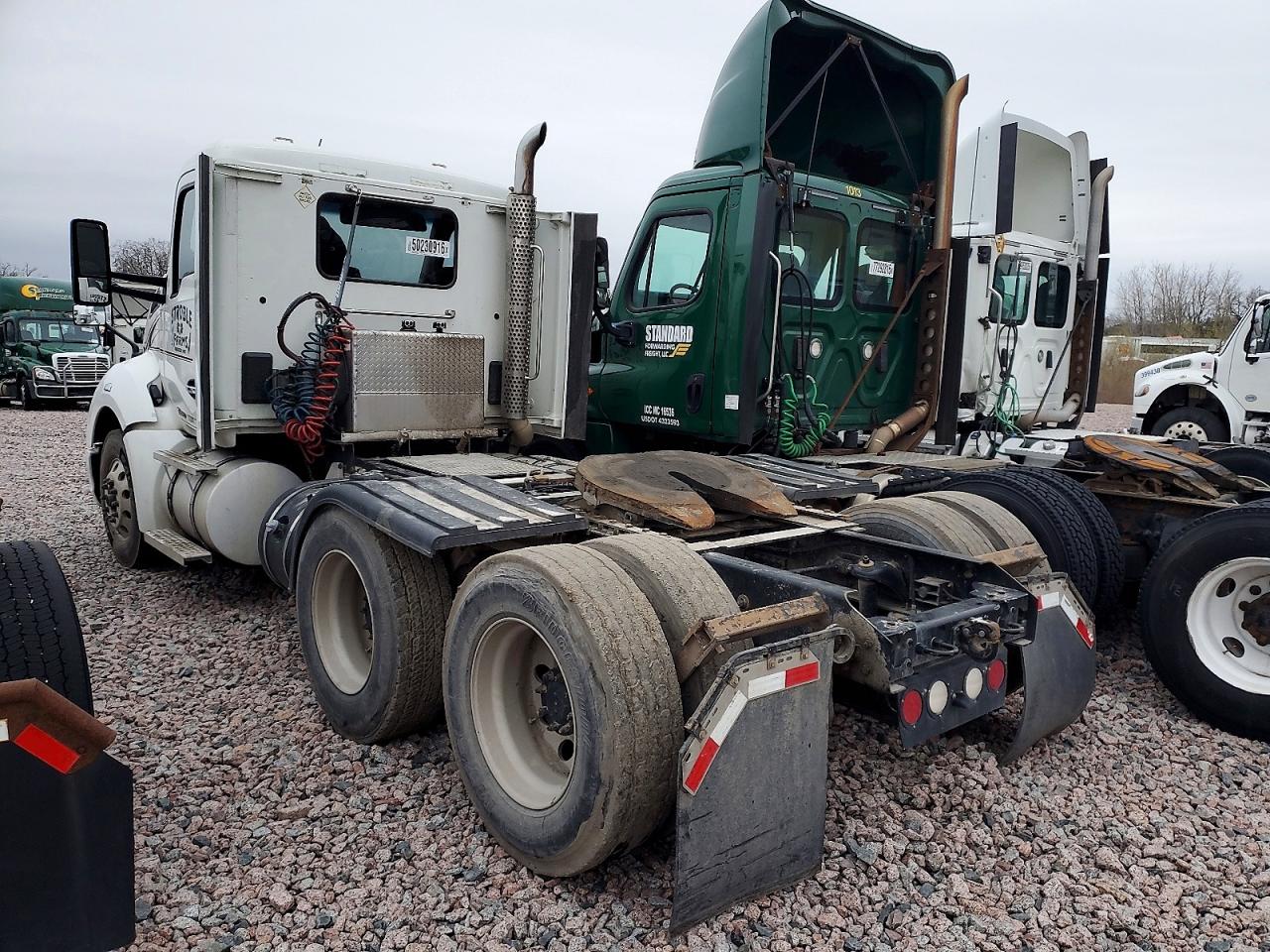 2016 KENWORTH All other VIN 1XKYD49X5GJ103101 photo 3