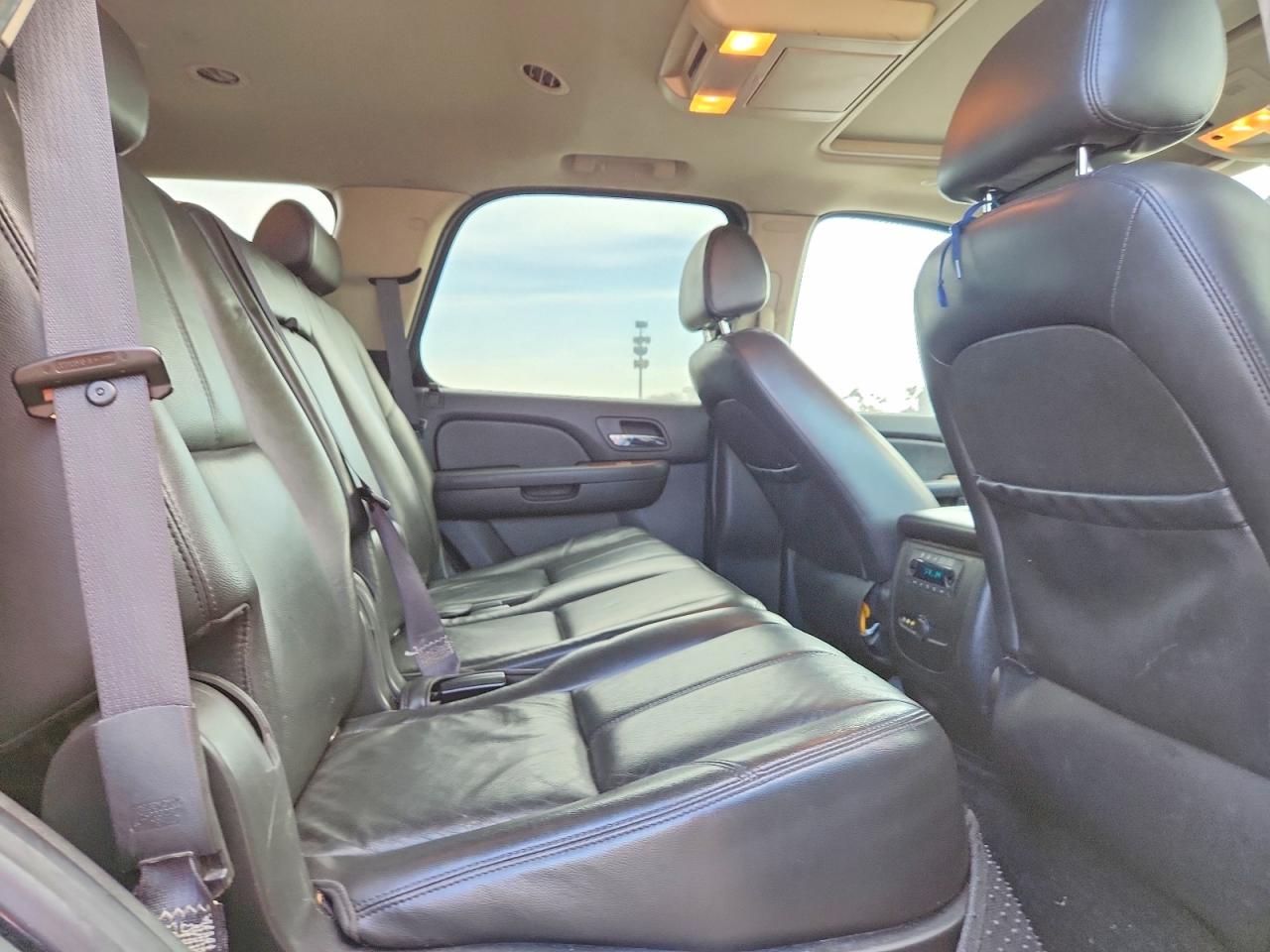 2008 GMC Yukon VIN 1GKFK13568R216982 photo 11