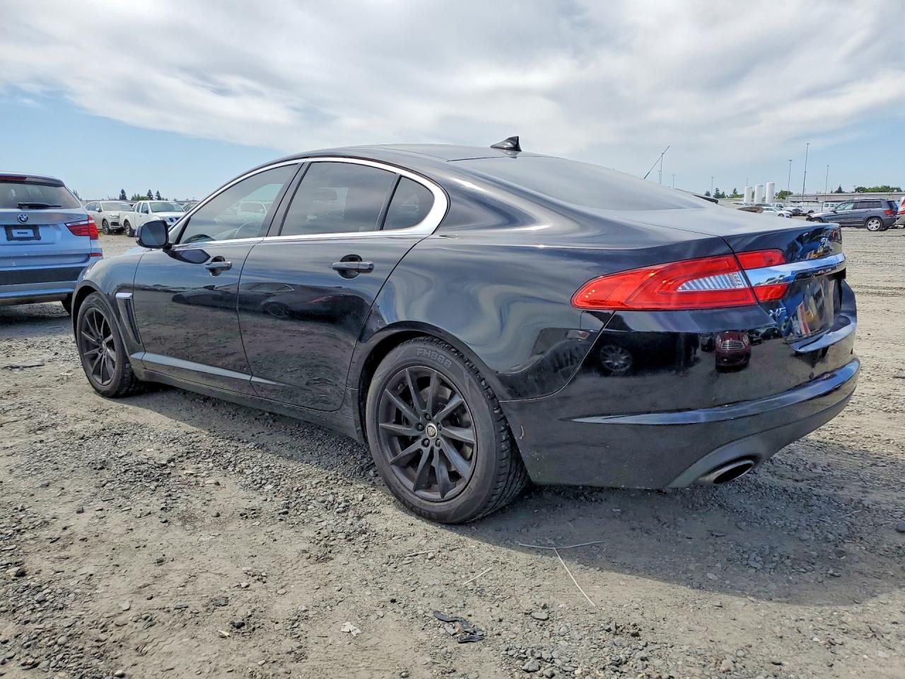 2013 Jaguar Xf VIN SAJWA0ESXDPS72846 photo 2