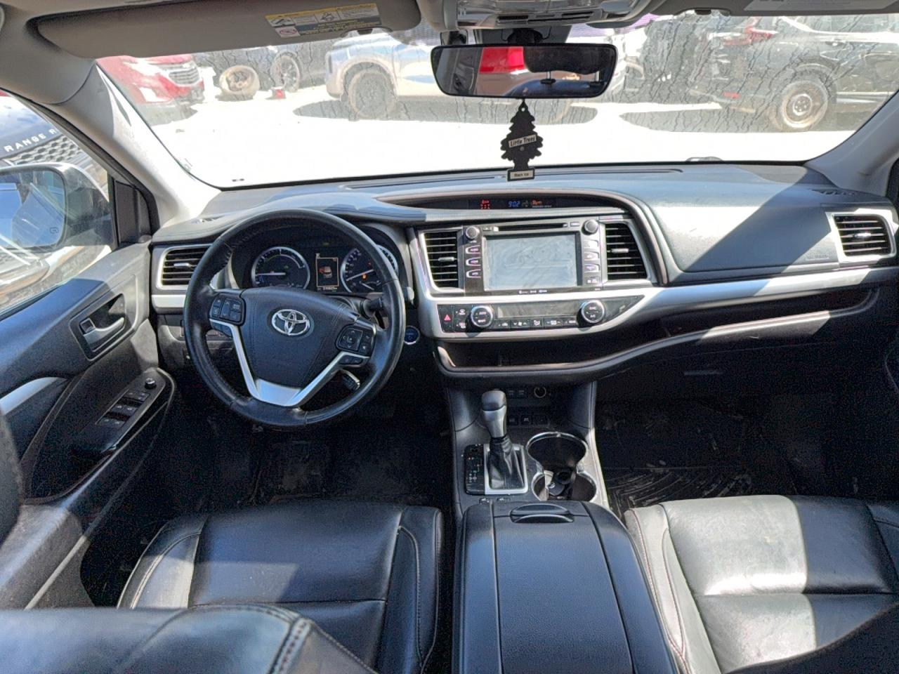 2018 Toyota Highlander VIN 5TDJGRFH6JS050207 photo 9