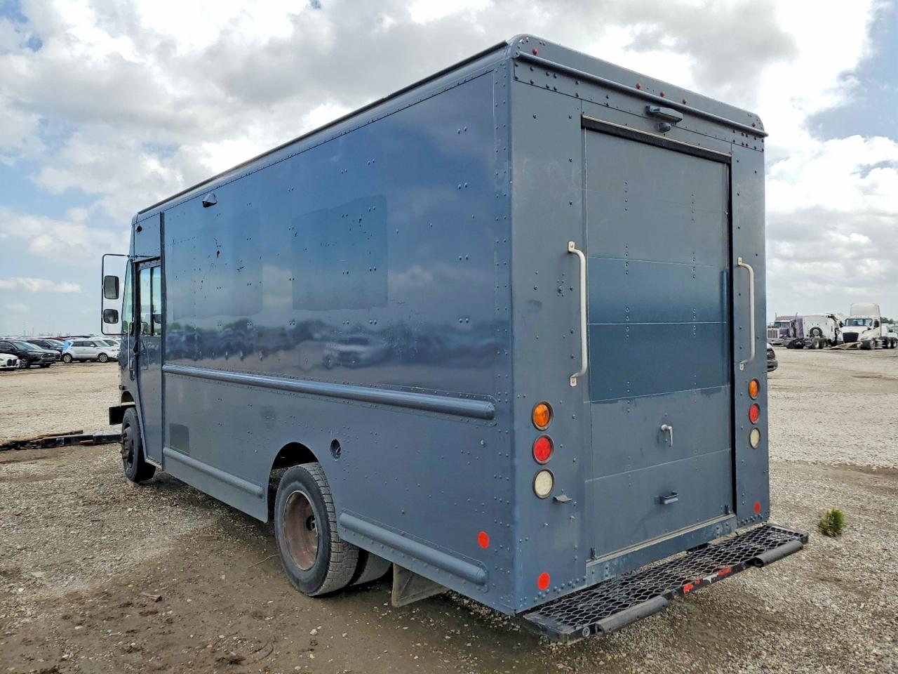 2020 FREIGHTLINER All other VIN 4UZAC2EA6LCMK2989 photo 3